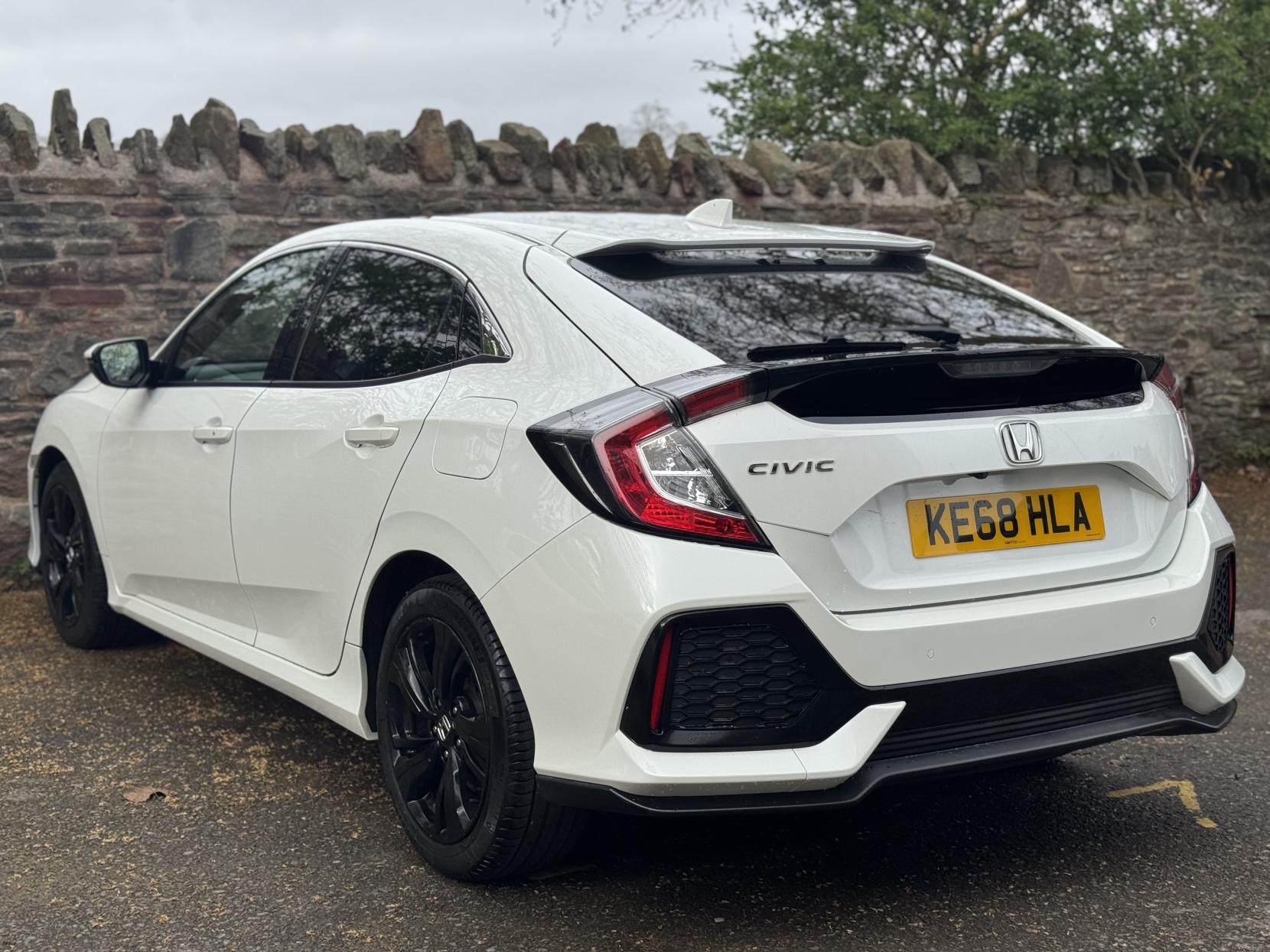 Honda Civic 1.0 VTEC Turbo EX Hatchback 5dr Petrol CVT Euro 6 (s/s) (126 ps)