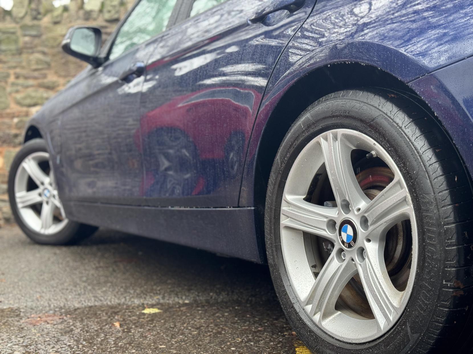 BMW 3 Series 2.0 330e 7.6kWh SE Saloon 4dr Petrol Plug-in Hybrid Auto Euro 6 (s/s) (252 ps)