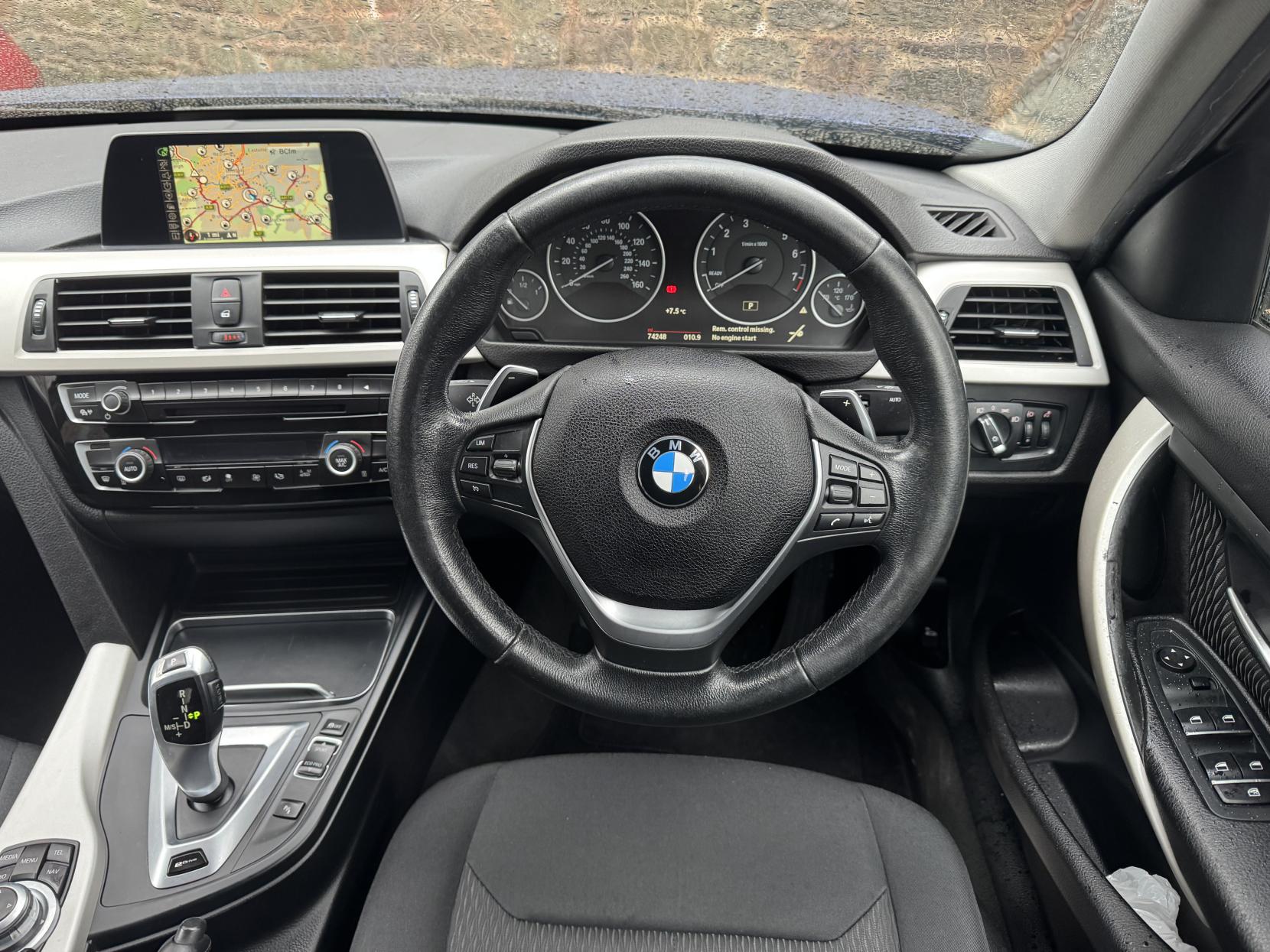 BMW 3 Series 2.0 330e 7.6kWh SE Saloon 4dr Petrol Plug-in Hybrid Auto Euro 6 (s/s) (252 ps)