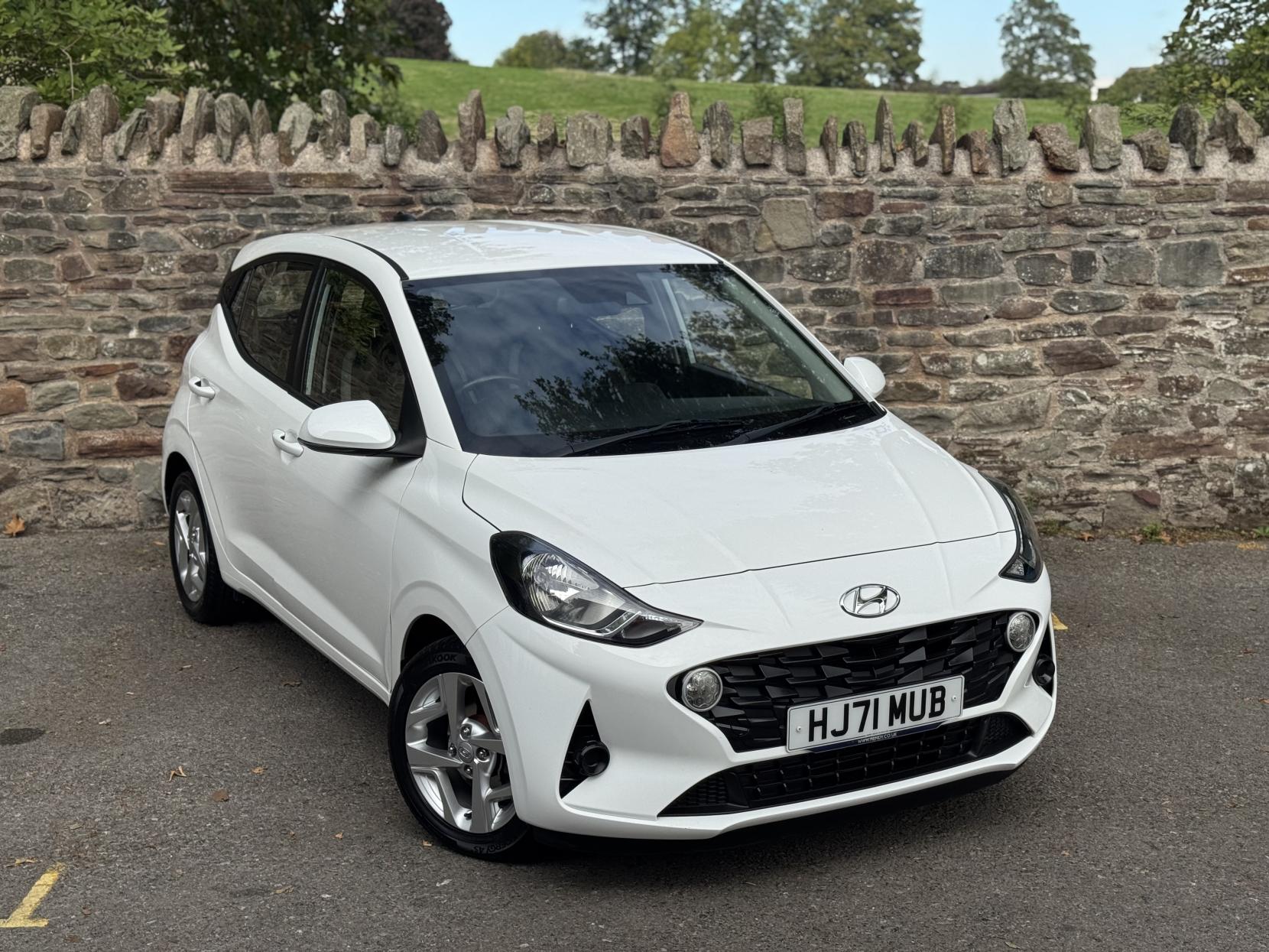 Hyundai i10 1.0 SE Connect Hatchback 5dr Petrol Manual Euro 6 (s/s) (67 ps)