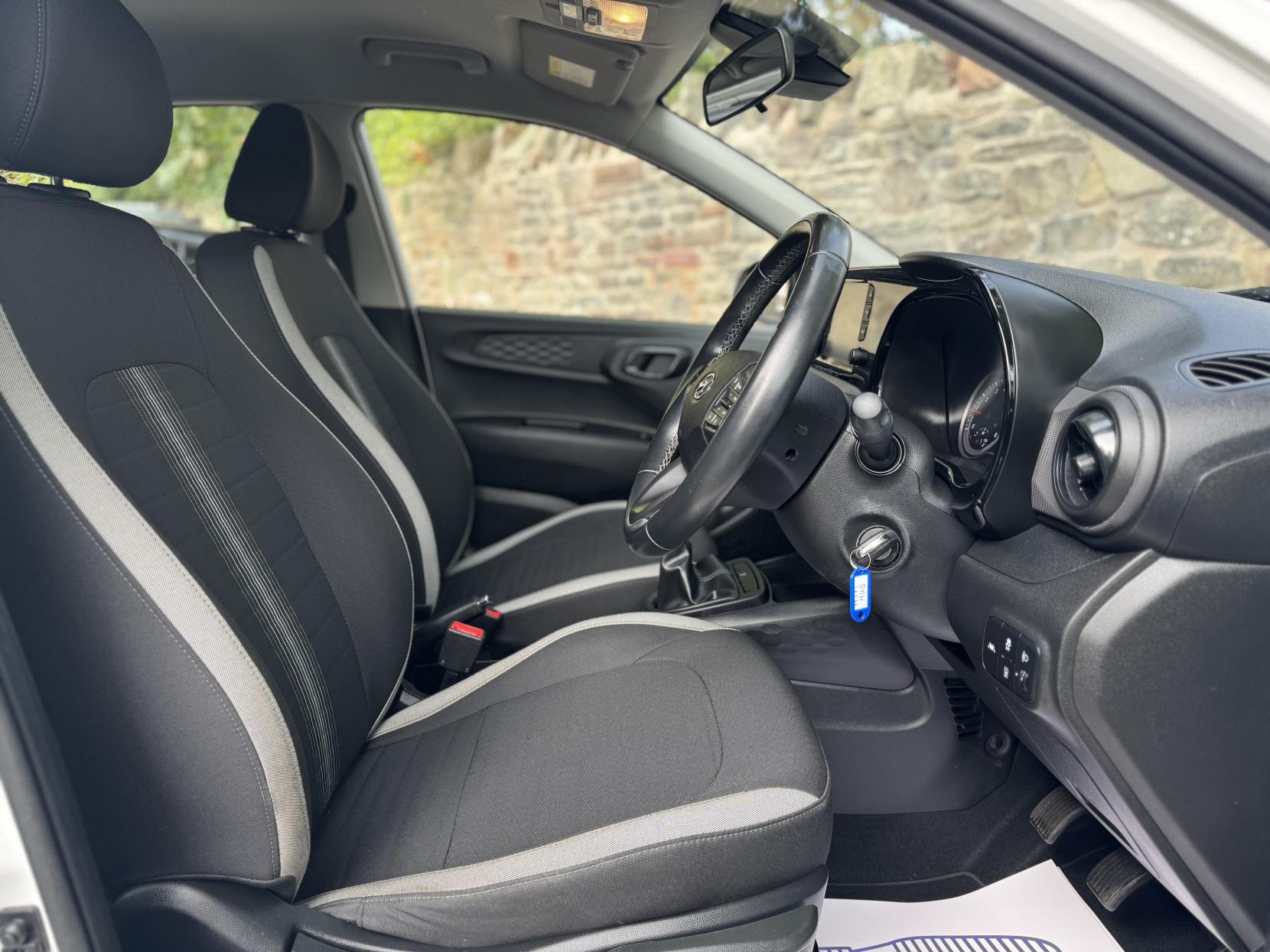 Hyundai i10 1.0 SE Connect Hatchback 5dr Petrol Manual Euro 6 (s/s) (67 ps)