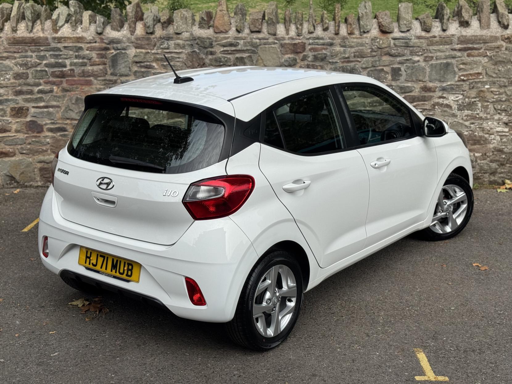 Hyundai i10 1.0 SE Connect Hatchback 5dr Petrol Manual Euro 6 (s/s) (67 ps)