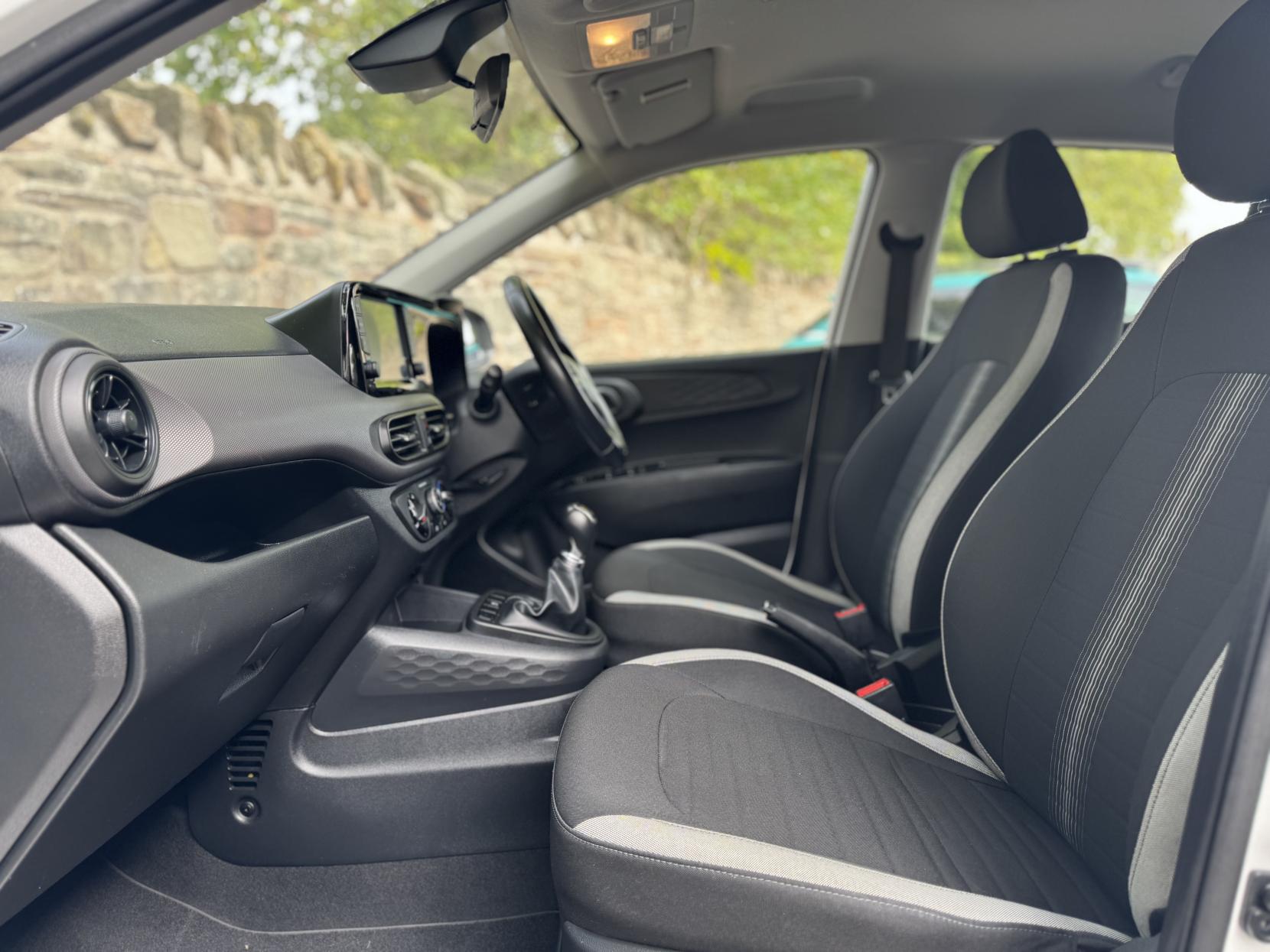 Hyundai i10 1.0 SE Connect Hatchback 5dr Petrol Manual Euro 6 (s/s) (67 ps)