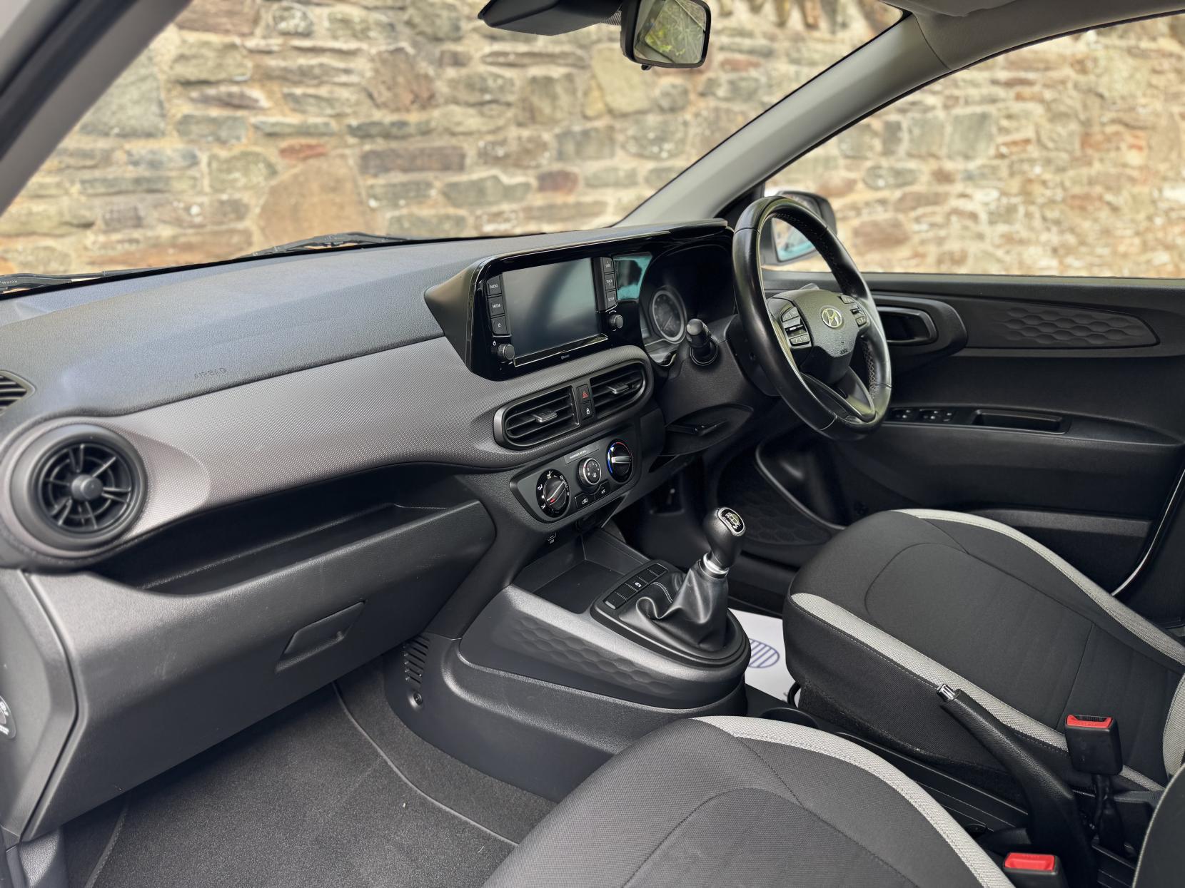 Hyundai i10 1.0 SE Connect Hatchback 5dr Petrol Manual Euro 6 (s/s) (67 ps)
