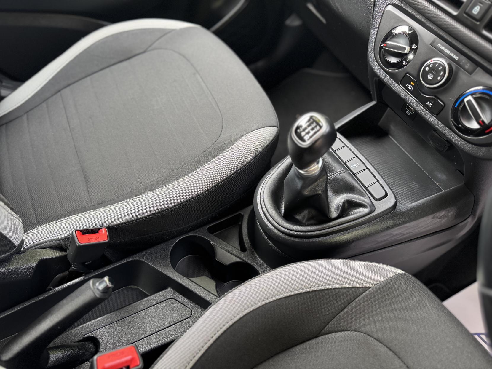 Hyundai i10 1.0 SE Connect Hatchback 5dr Petrol Manual Euro 6 (s/s) (67 ps)