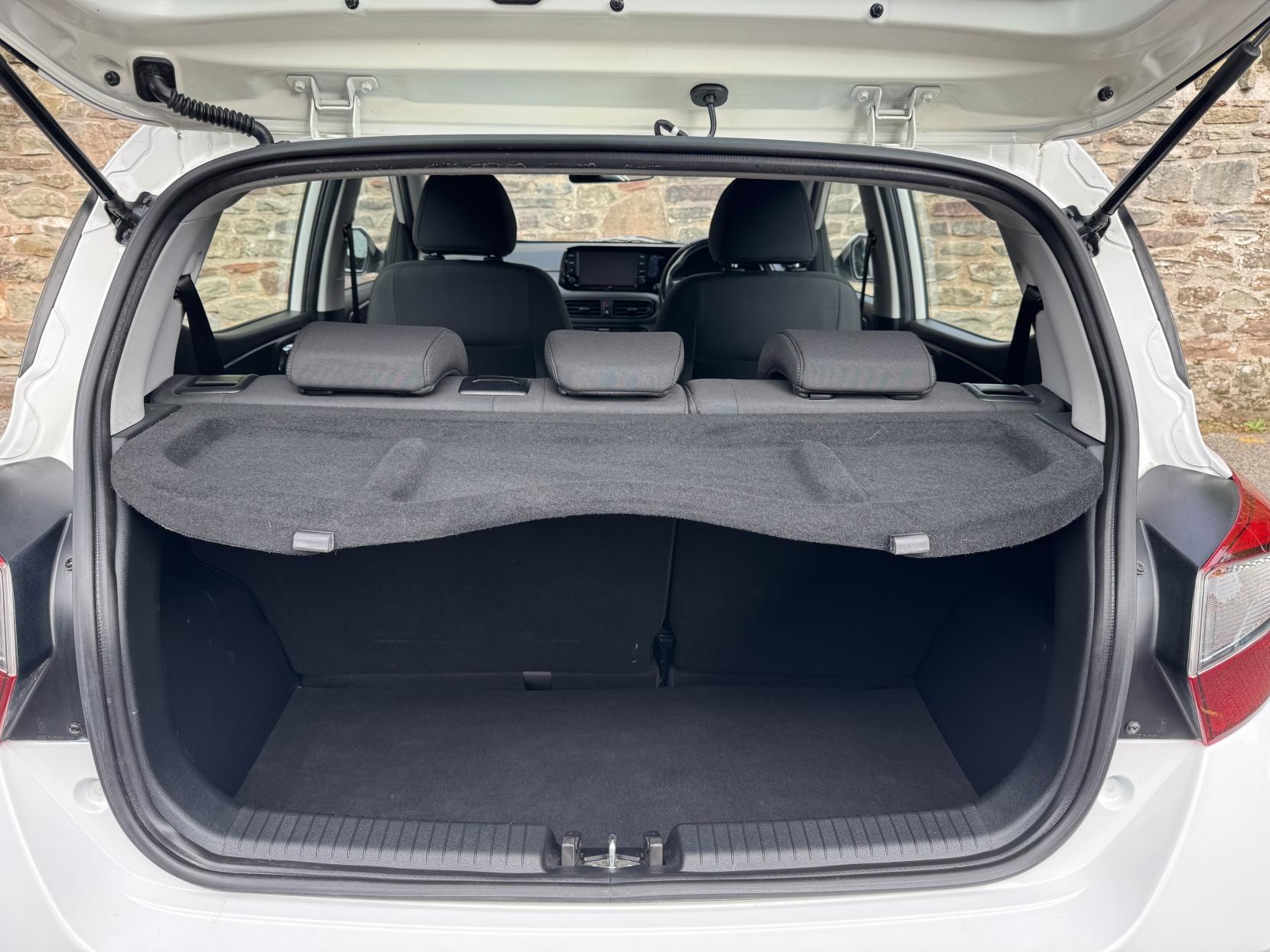 Hyundai i10 1.0 SE Connect Hatchback 5dr Petrol Manual Euro 6 (s/s) (67 ps)