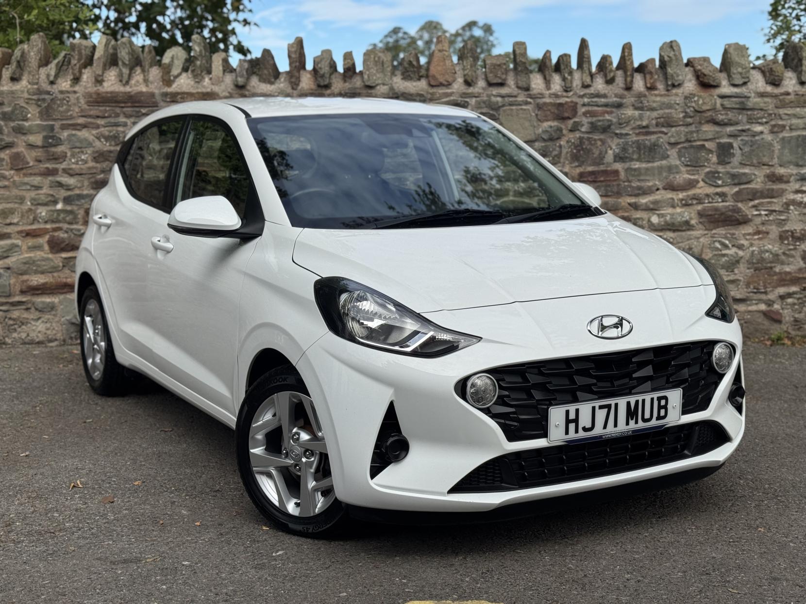 Hyundai i10 1.0 SE Connect Hatchback 5dr Petrol Manual Euro 6 (s/s) (67 ps)