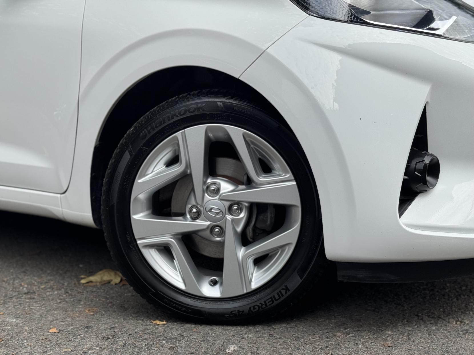 Hyundai i10 1.0 SE Connect Hatchback 5dr Petrol Manual Euro 6 (s/s) (67 ps)