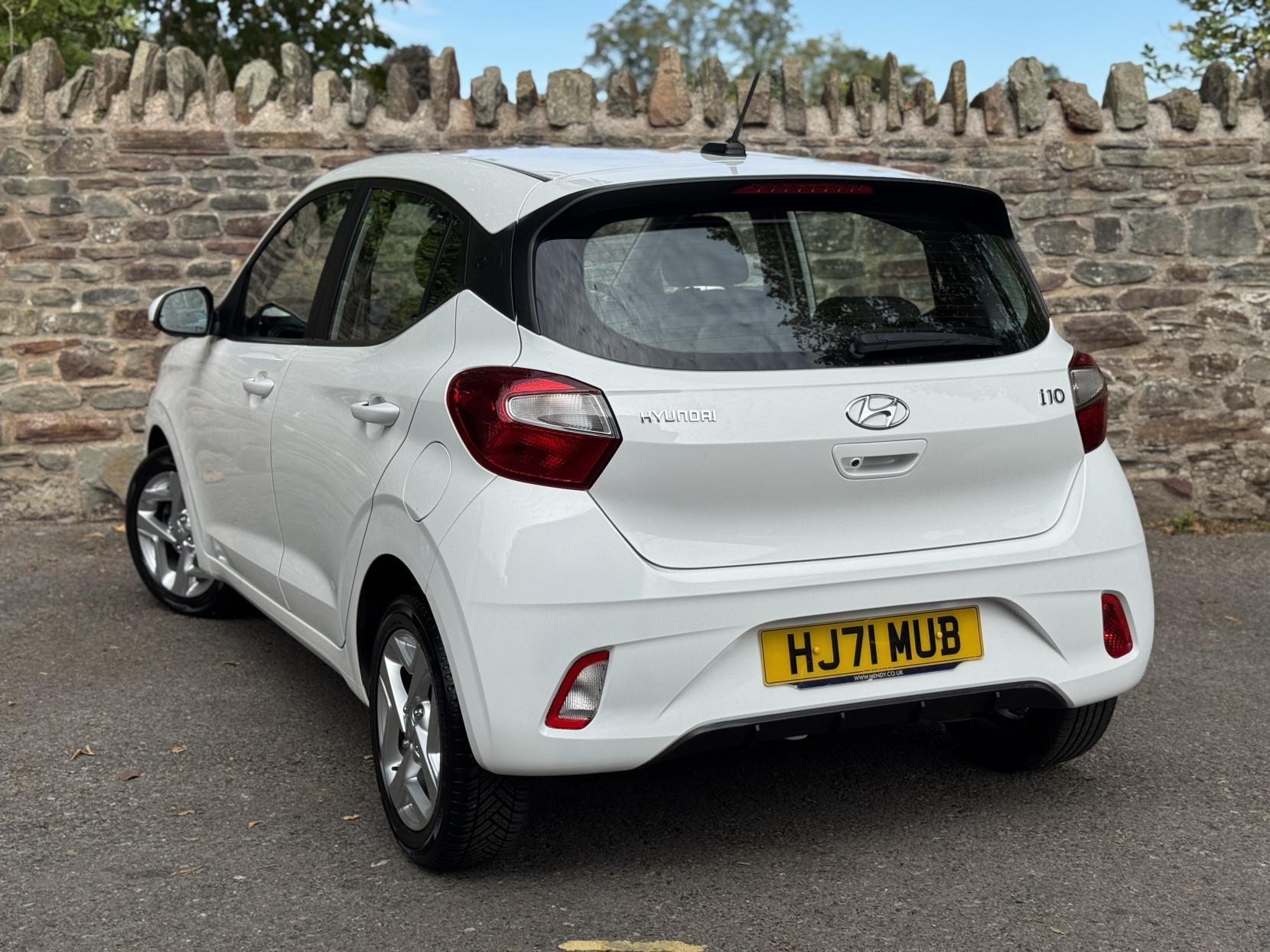 Hyundai i10 1.0 SE Connect Hatchback 5dr Petrol Manual Euro 6 (s/s) (67 ps)