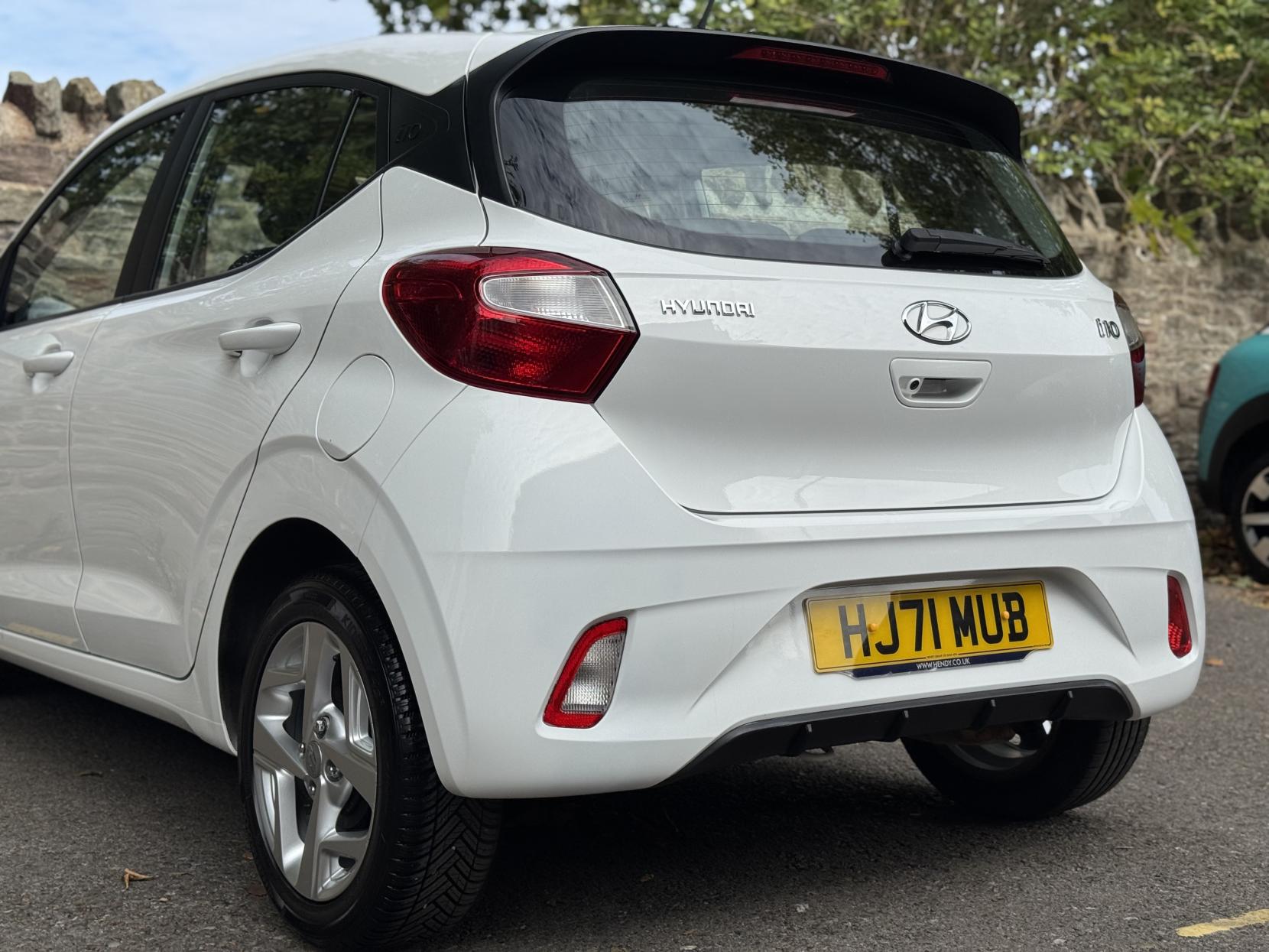 Hyundai i10 1.0 SE Connect Hatchback 5dr Petrol Manual Euro 6 (s/s) (67 ps)