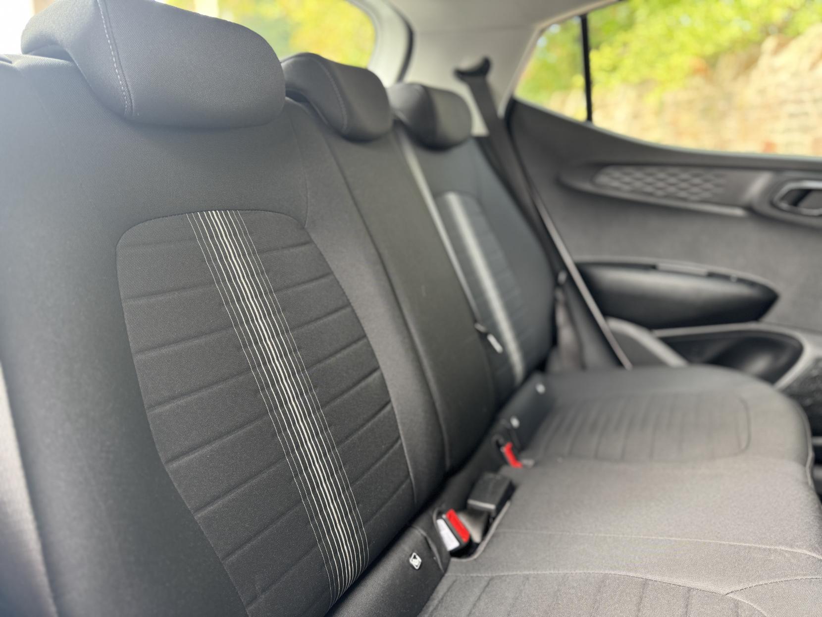 Hyundai i10 1.0 SE Connect Hatchback 5dr Petrol Manual Euro 6 (s/s) (67 ps)