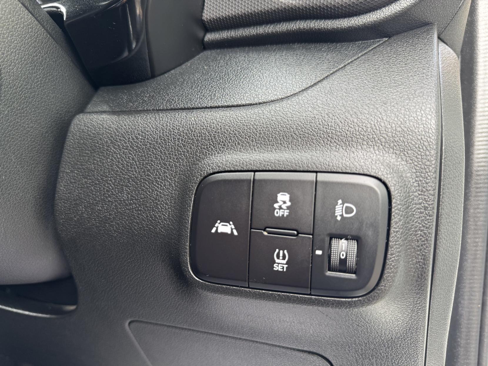 Hyundai i10 1.0 SE Connect Hatchback 5dr Petrol Manual Euro 6 (s/s) (67 ps)