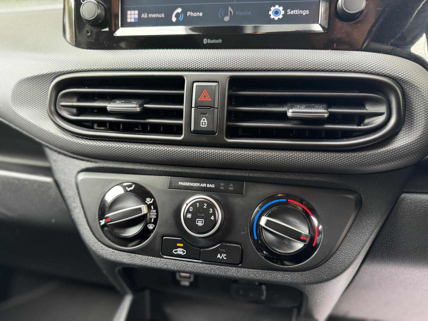 Hyundai i10 1.0 SE Connect Hatchback 5dr Petrol Manual Euro 6 (s/s) (67 ps)