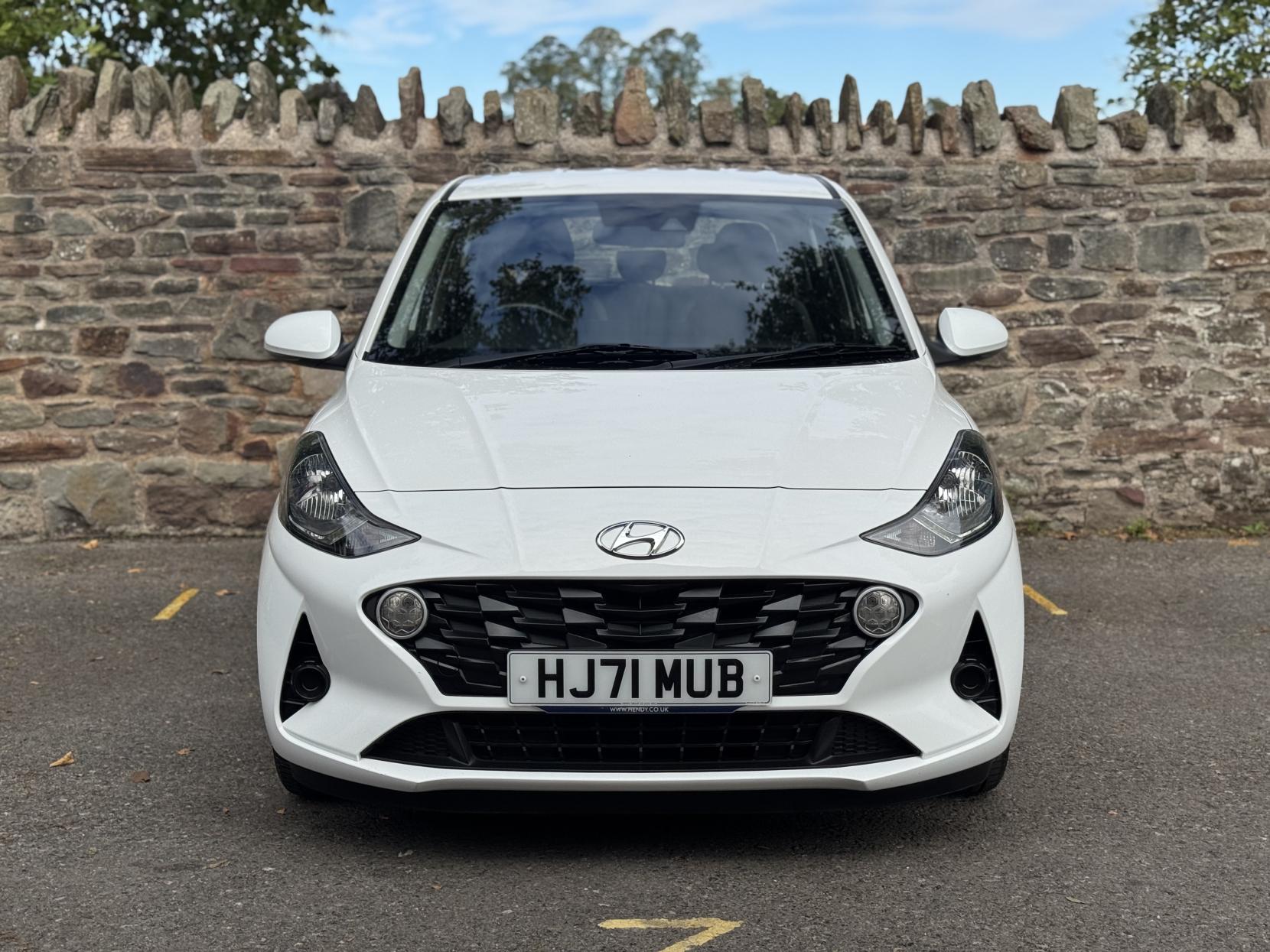 Hyundai i10 1.0 SE Connect Hatchback 5dr Petrol Manual Euro 6 (s/s) (67 ps)