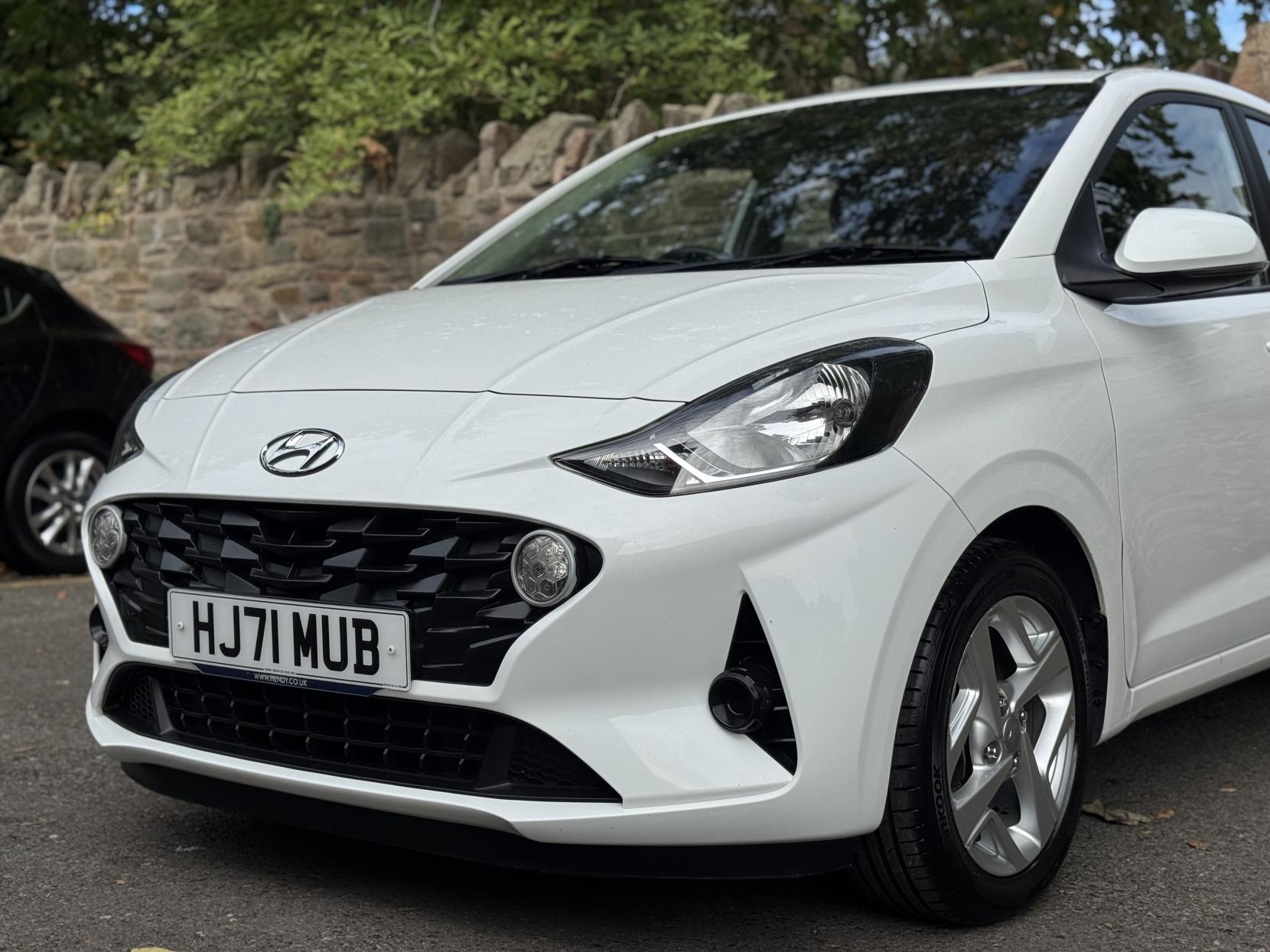 Hyundai i10 1.0 SE Connect Hatchback 5dr Petrol Manual Euro 6 (s/s) (67 ps)