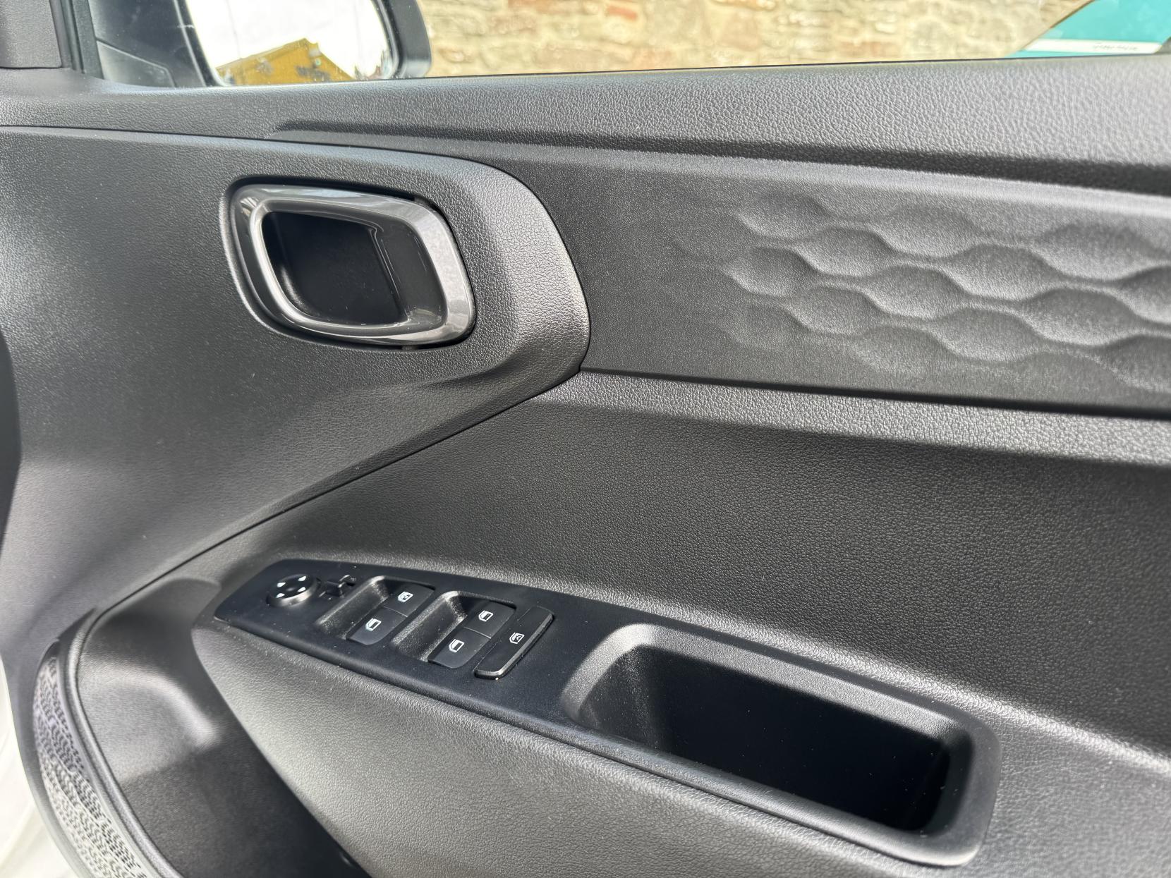 Hyundai i10 1.0 SE Connect Hatchback 5dr Petrol Manual Euro 6 (s/s) (67 ps)