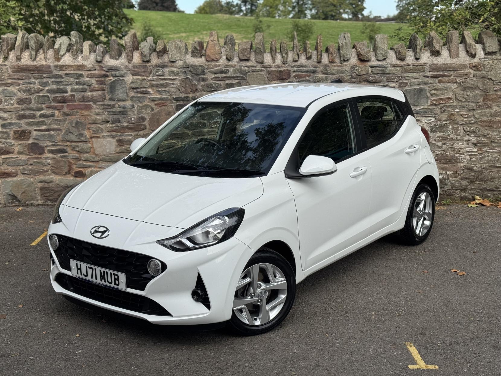 Hyundai i10 1.0 SE Connect Hatchback 5dr Petrol Manual Euro 6 (s/s) (67 ps)