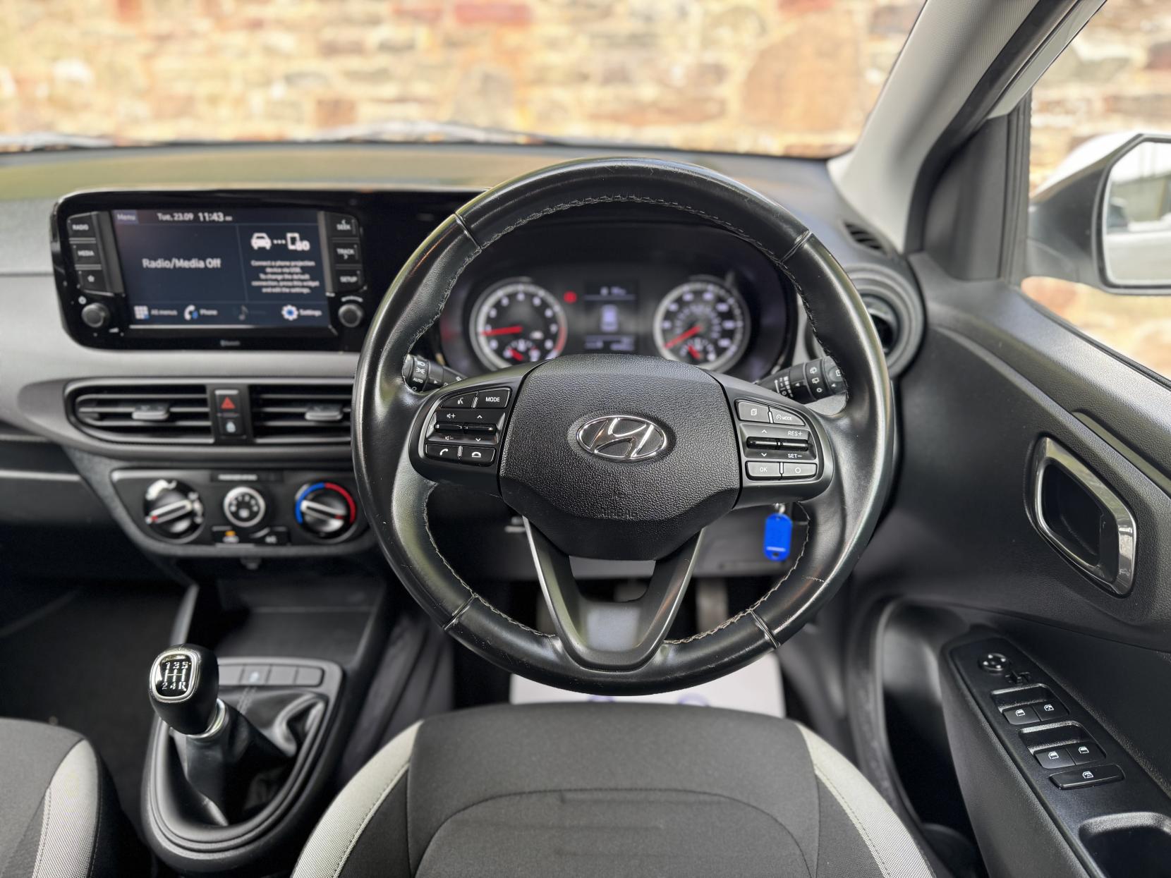 Hyundai i10 1.0 SE Connect Hatchback 5dr Petrol Manual Euro 6 (s/s) (67 ps)