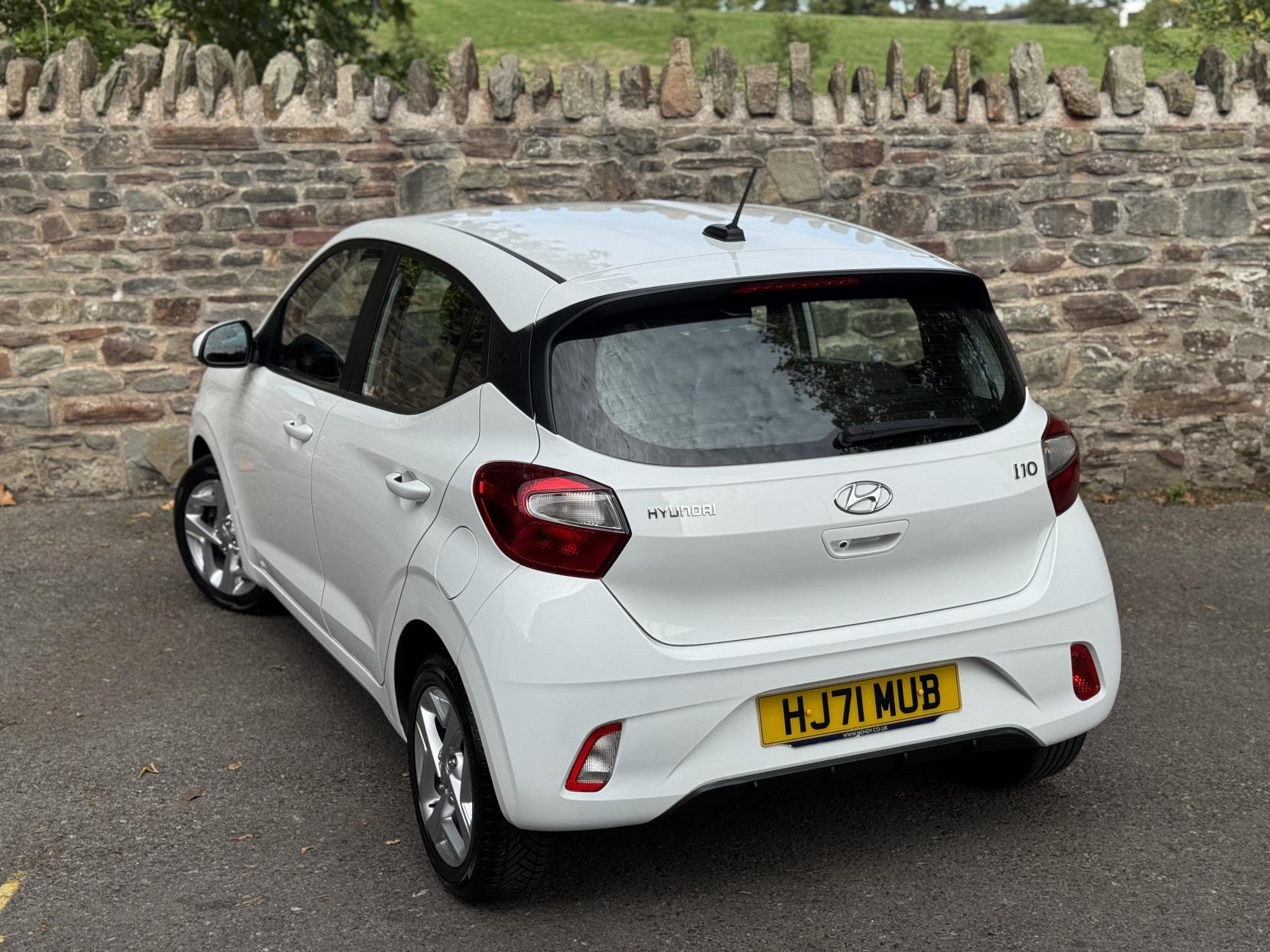 Hyundai i10 1.0 SE Connect Hatchback 5dr Petrol Manual Euro 6 (s/s) (67 ps)