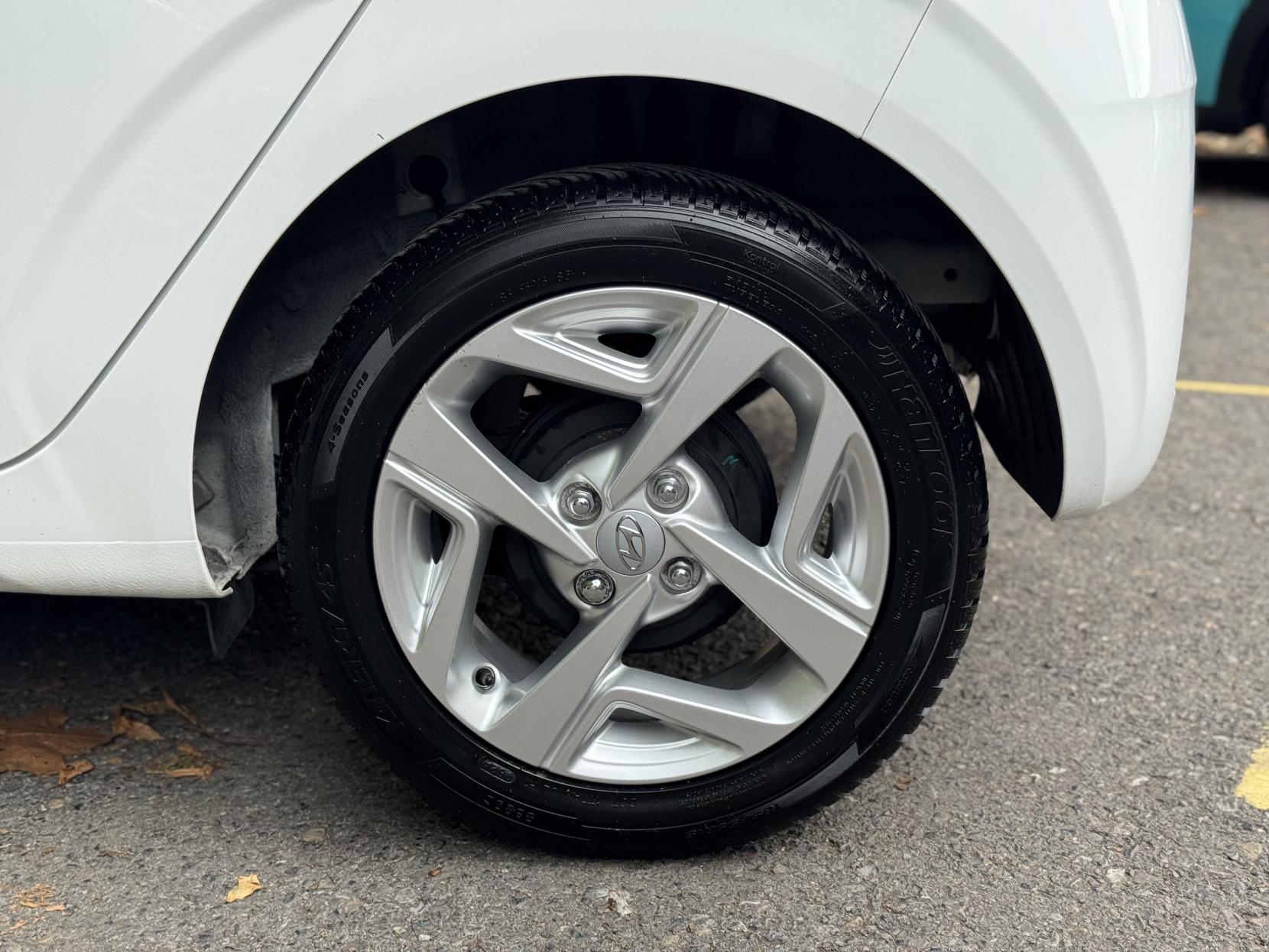 Hyundai i10 1.0 SE Connect Hatchback 5dr Petrol Manual Euro 6 (s/s) (67 ps)