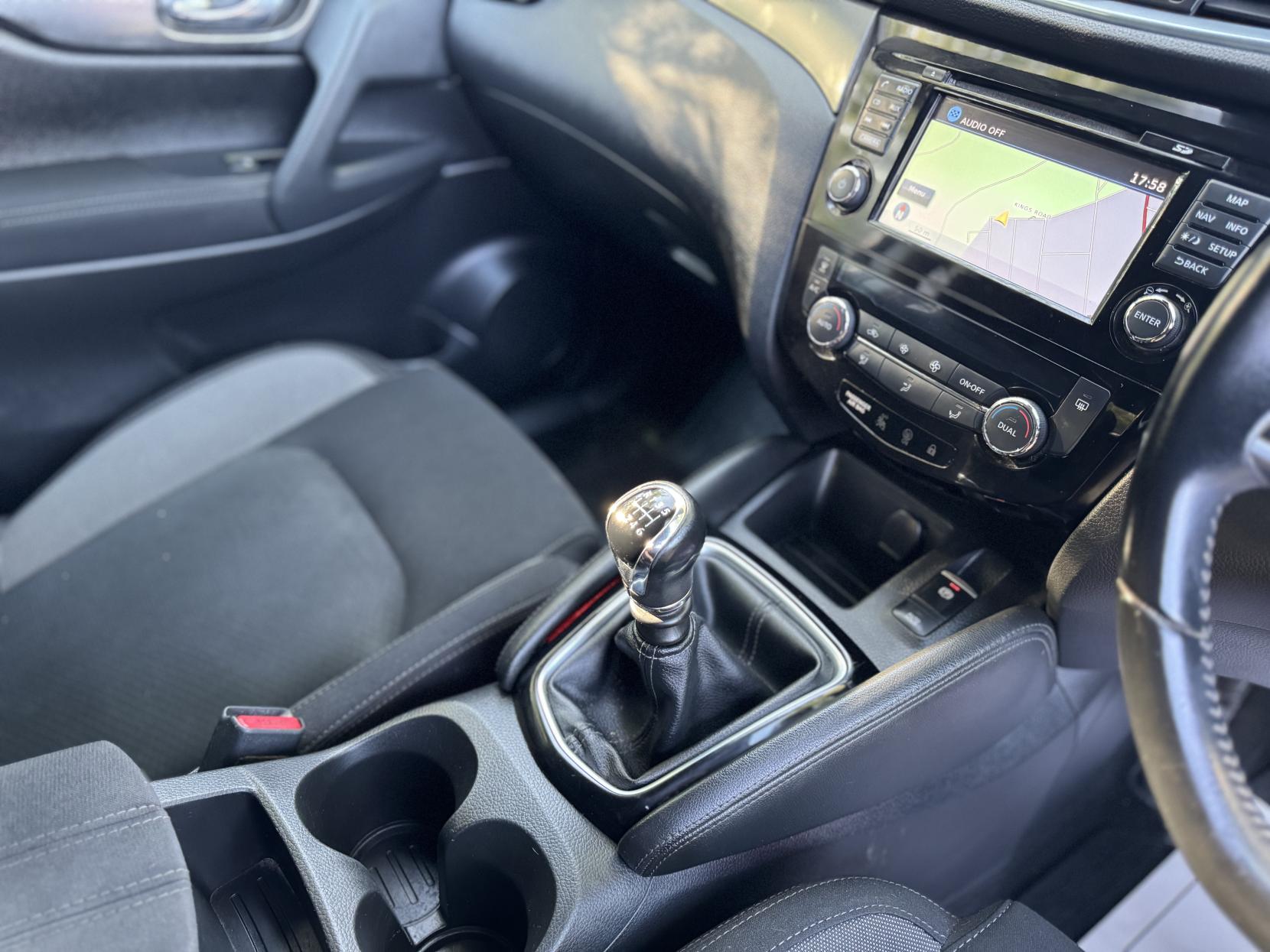 Nissan Qashqai 1.5 dCi N-Connecta SUV 5dr Diesel Manual Euro 6 (s/s) (110 ps)