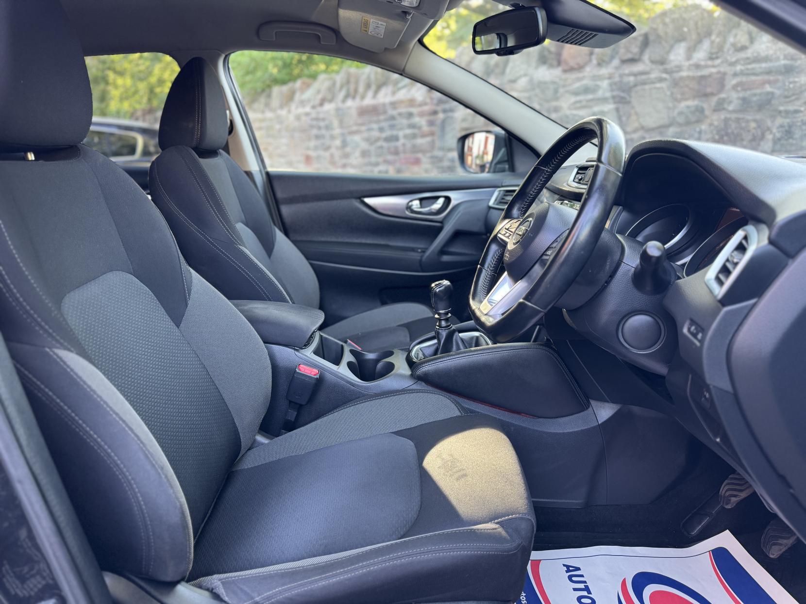 Nissan Qashqai 1.5 dCi N-Connecta SUV 5dr Diesel Manual Euro 6 (s/s) (110 ps)