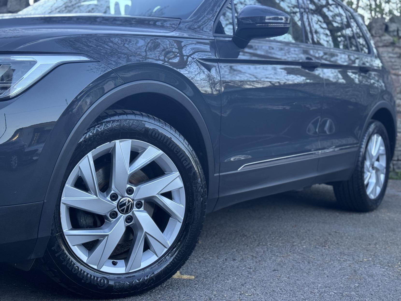 Volkswagen Tiguan 2.0 TDI Life SUV 5dr Diesel DSG Euro 6 (s/s) (150 ps)