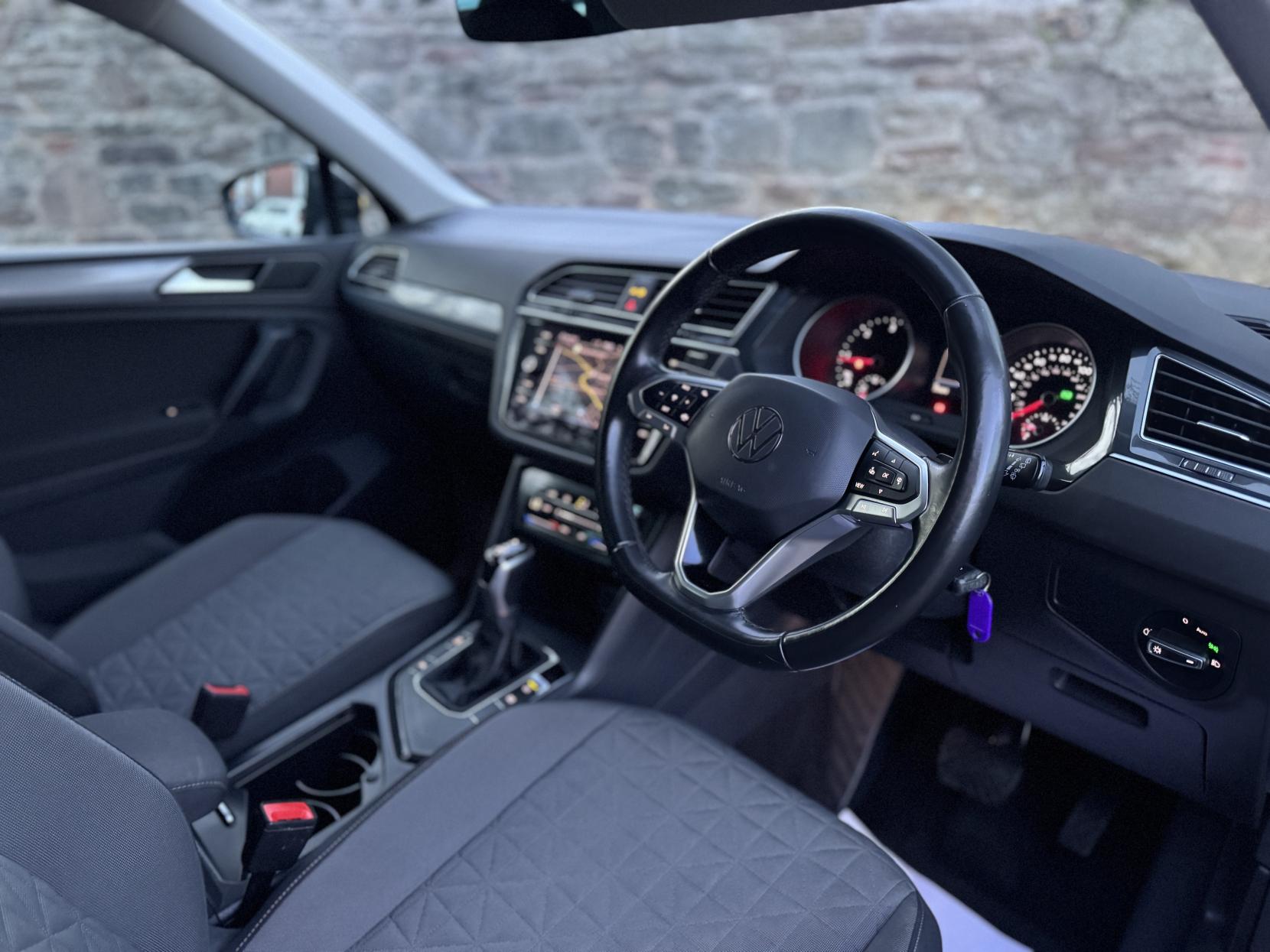 Volkswagen Tiguan 2.0 TDI Life SUV 5dr Diesel DSG Euro 6 (s/s) (150 ps)