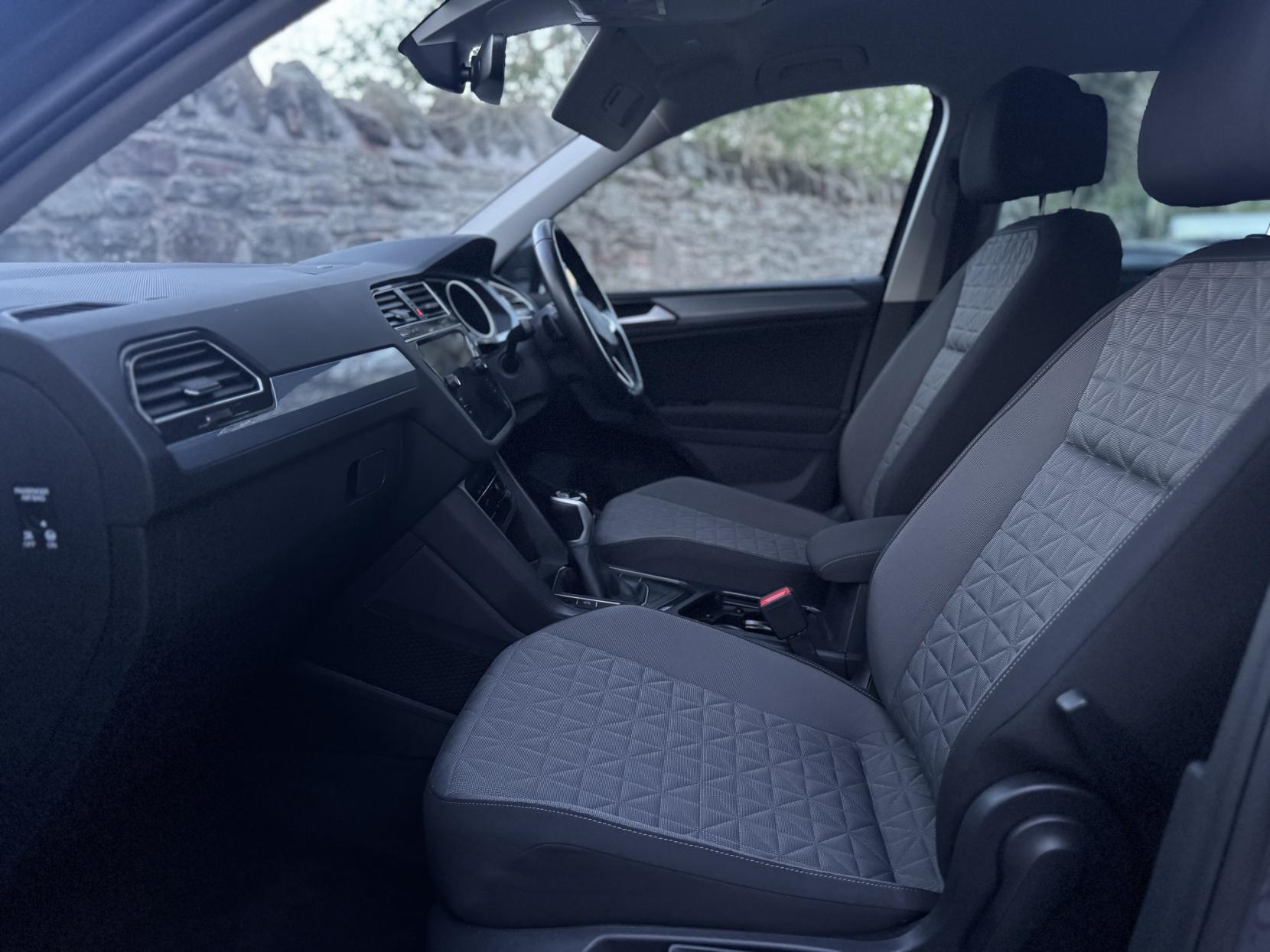 Volkswagen Tiguan 2.0 TDI Life SUV 5dr Diesel DSG Euro 6 (s/s) (150 ps)