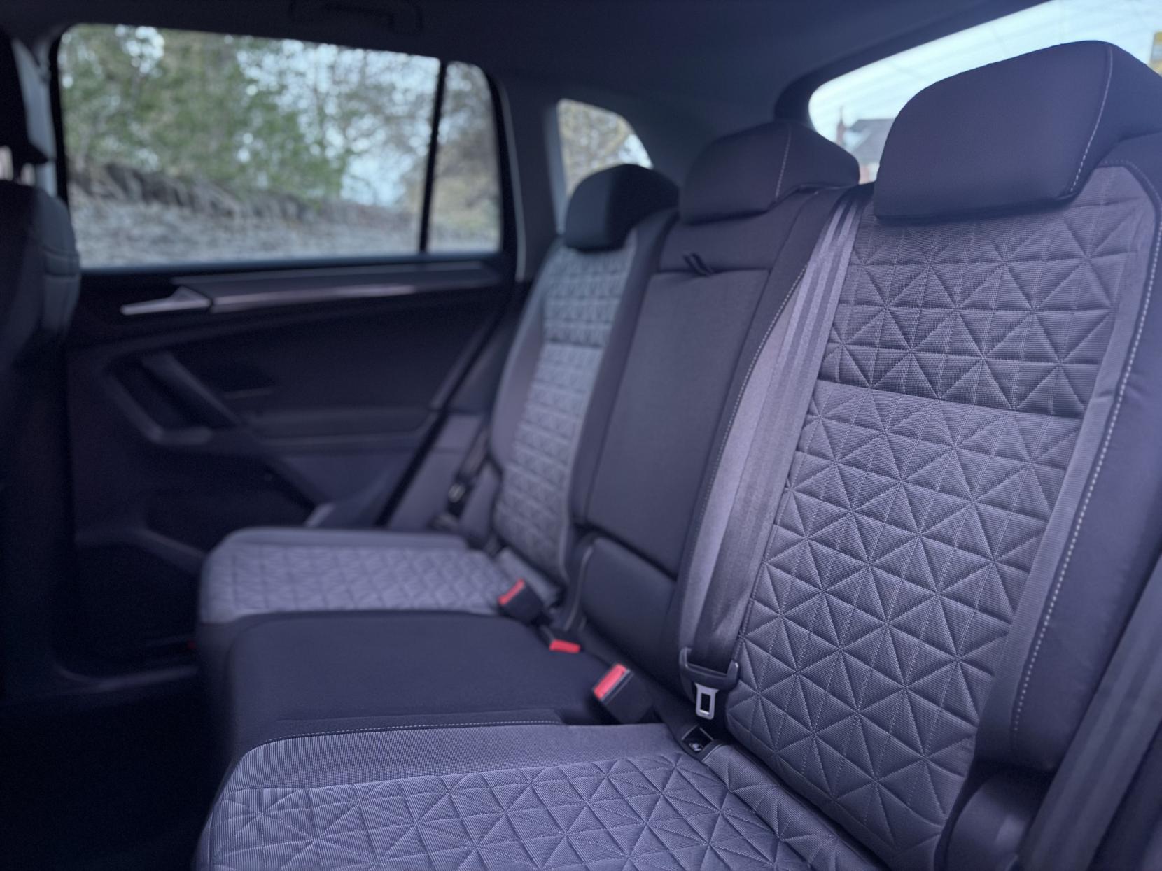 Volkswagen Tiguan 2.0 TDI Life SUV 5dr Diesel DSG Euro 6 (s/s) (150 ps)