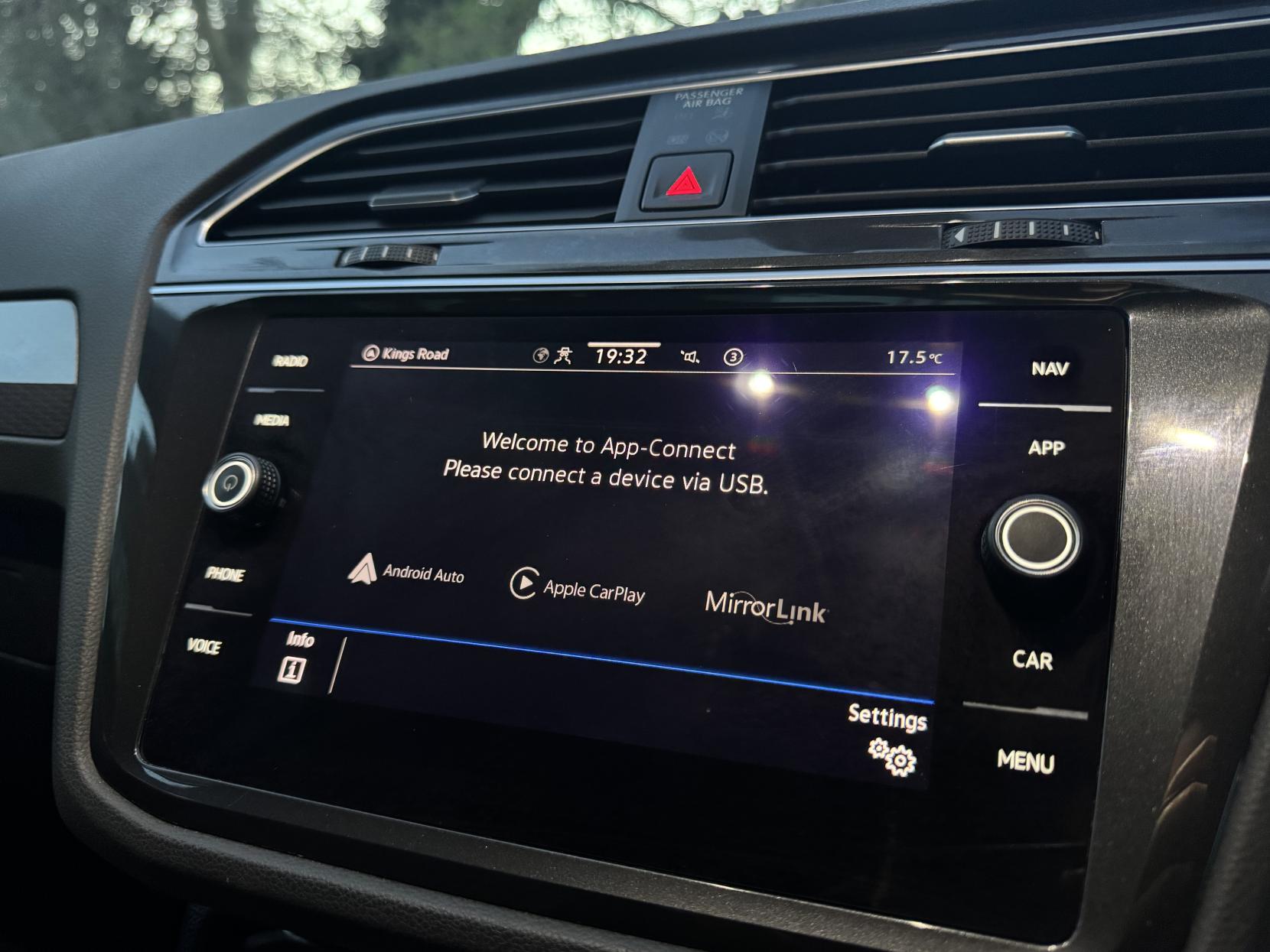 Volkswagen Tiguan 2.0 TDI Life SUV 5dr Diesel DSG Euro 6 (s/s) (150 ps)