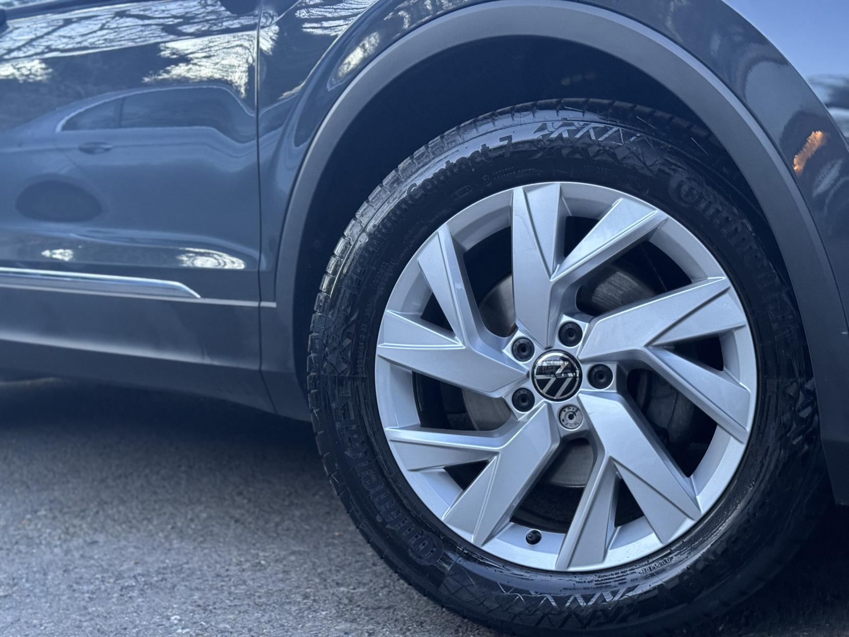 Volkswagen Tiguan 2.0 TDI Life SUV 5dr Diesel DSG Euro 6 (s/s) (150 ps)