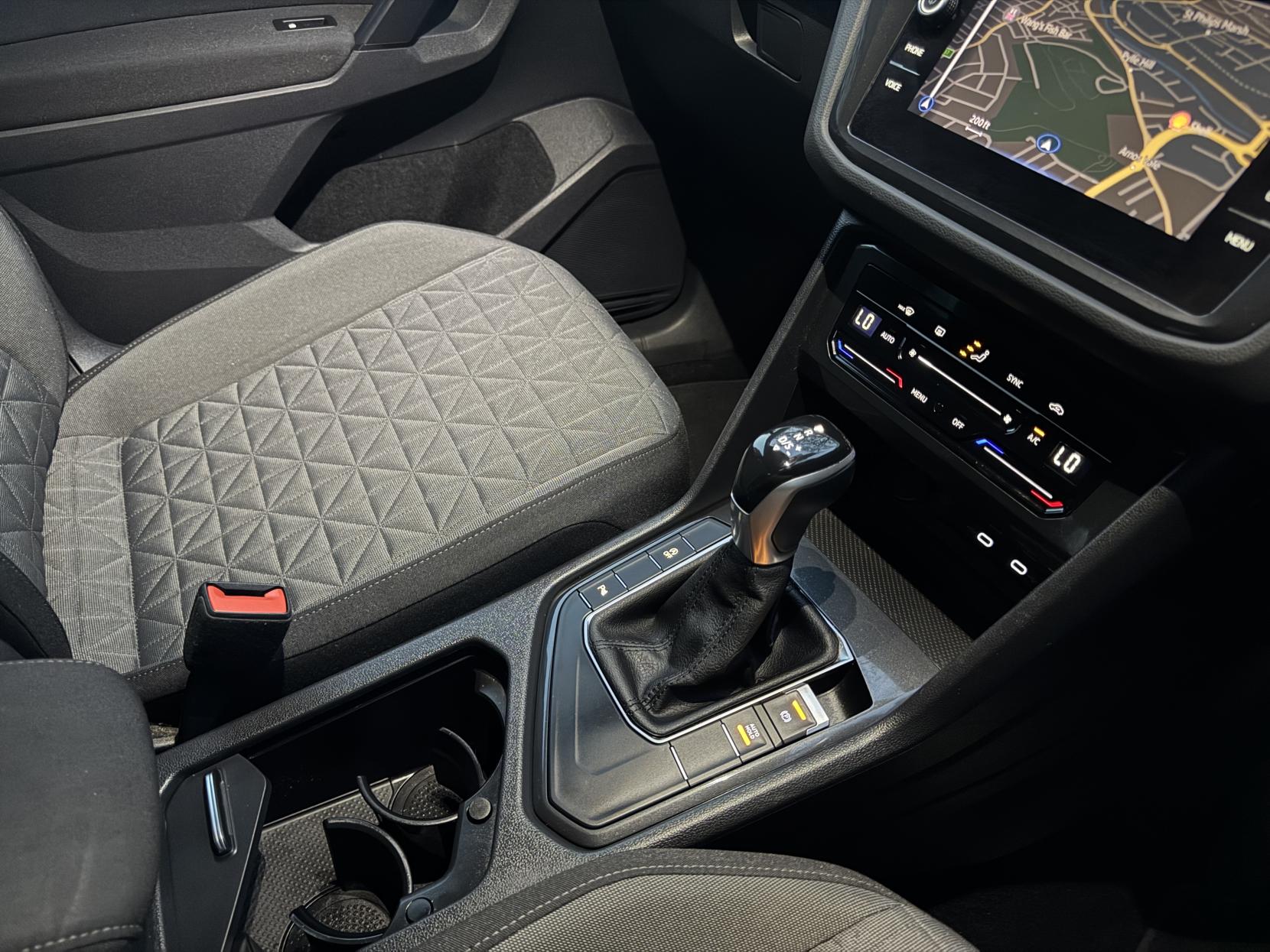 Volkswagen Tiguan 2.0 TDI Life SUV 5dr Diesel DSG Euro 6 (s/s) (150 ps)