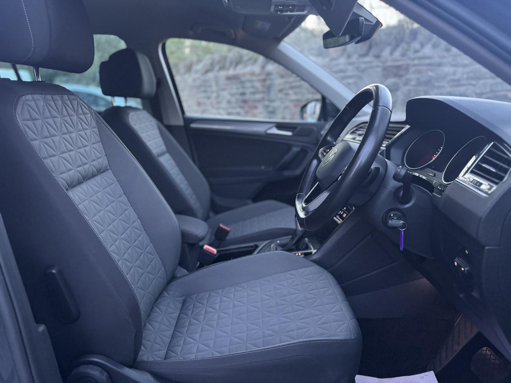 Volkswagen Tiguan 2.0 TDI Life SUV 5dr Diesel DSG Euro 6 (s/s) (150 ps)