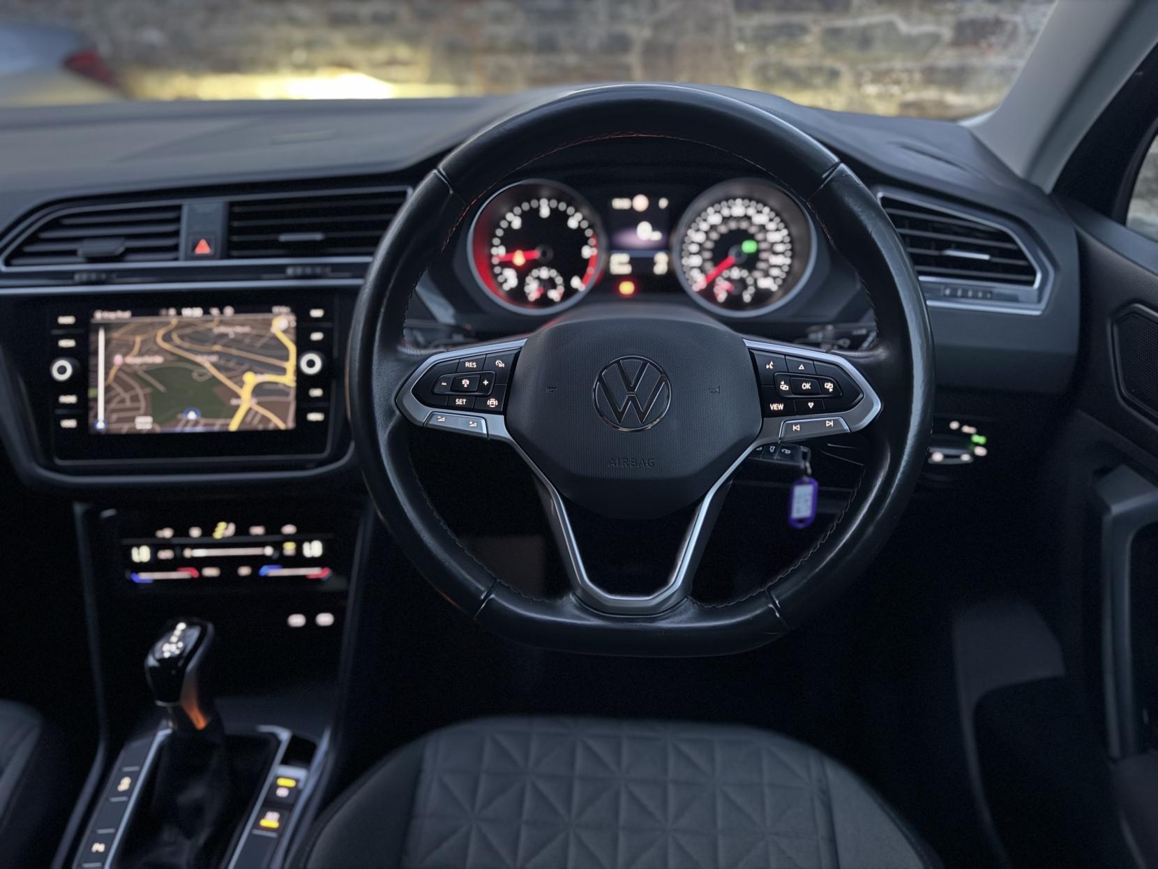 Volkswagen Tiguan 2.0 TDI Life SUV 5dr Diesel DSG Euro 6 (s/s) (150 ps)