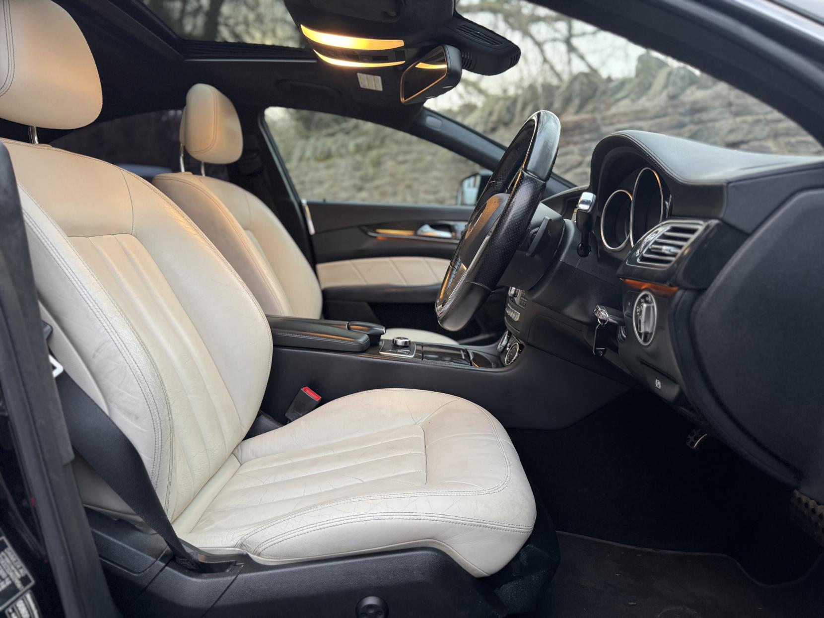 Mercedes-Benz CLS 3.0 CLS350 CDI V6 BlueEfficiency Sport Coupe 4dr Diesel G-Tronic+ Euro 5 (265 ps)