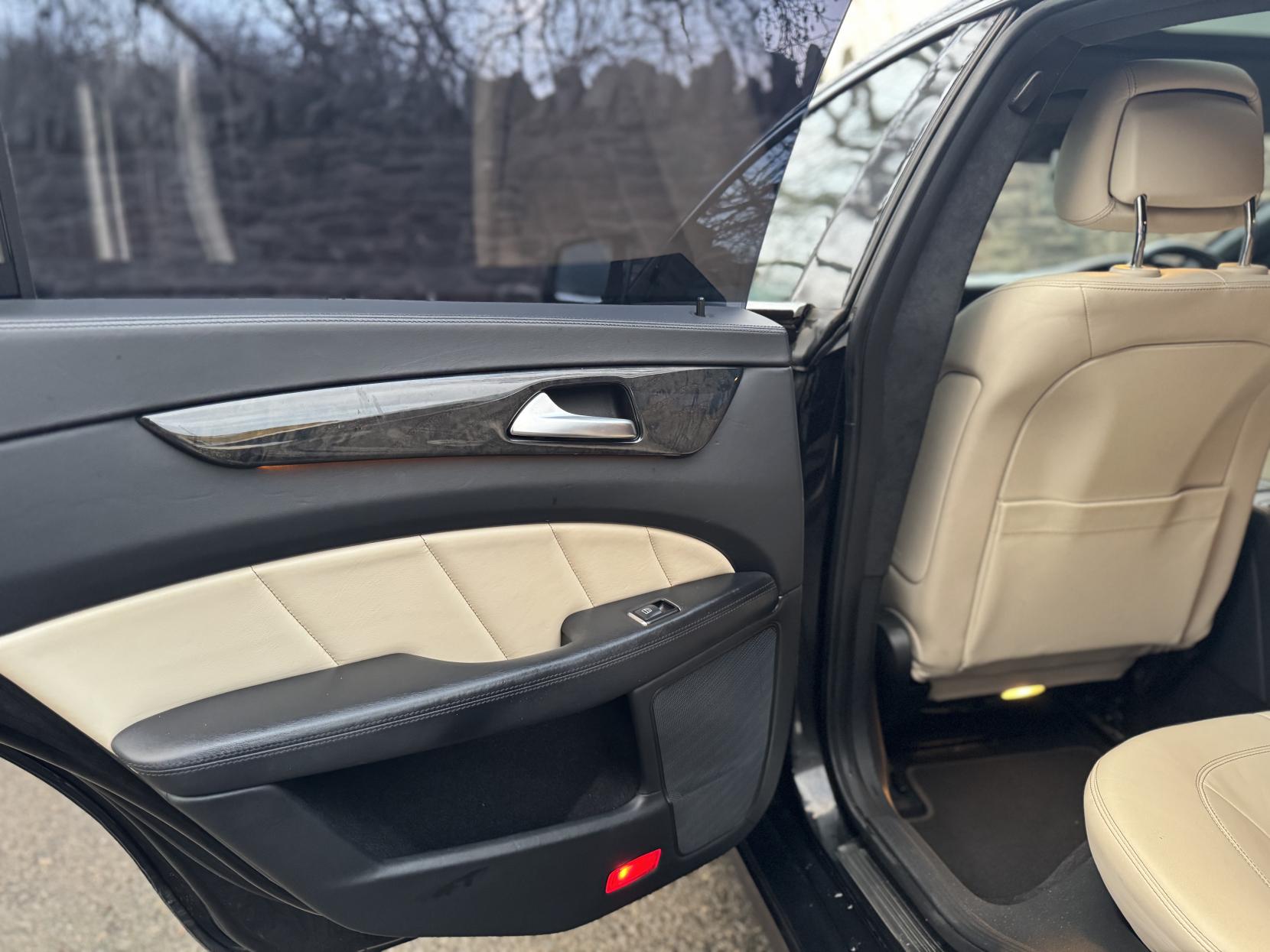 Mercedes-Benz CLS 3.0 CLS350 CDI V6 BlueEfficiency Sport Coupe 4dr Diesel G-Tronic+ Euro 5 (265 ps)