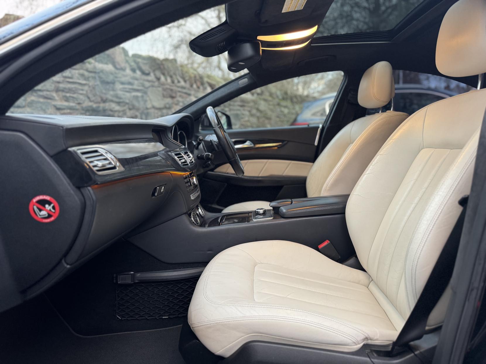 Mercedes-Benz CLS 3.0 CLS350 CDI V6 BlueEfficiency Sport Coupe 4dr Diesel G-Tronic+ Euro 5 (265 ps)