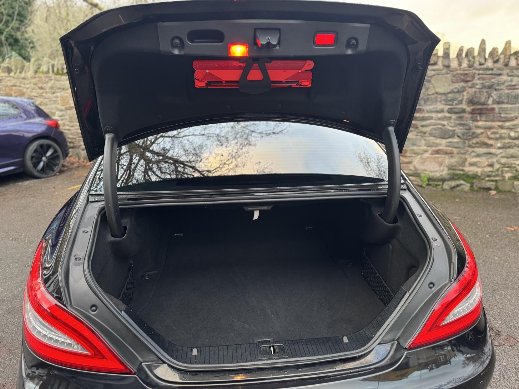 Mercedes-Benz CLS 3.0 CLS350 CDI V6 BlueEfficiency Sport Coupe 4dr Diesel G-Tronic+ Euro 5 (265 ps)