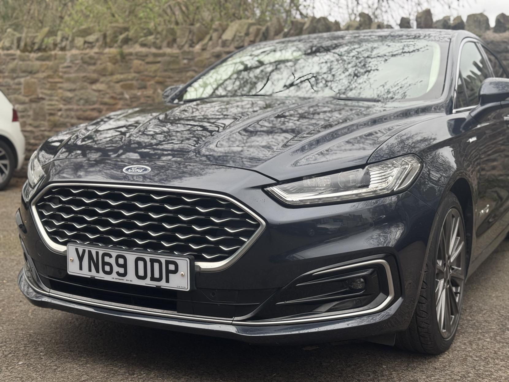 Ford Mondeo 2.0 TiVCT Vignale Saloon 4dr Petrol Hybrid CVT Euro 6 (s/s) (187 ps)