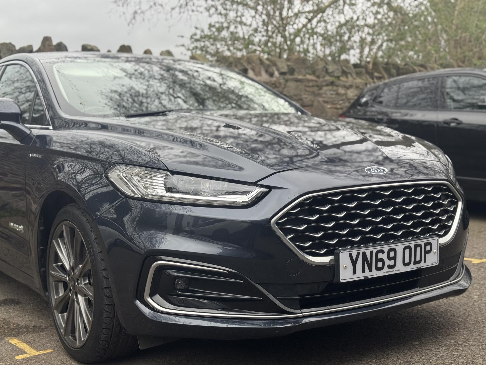 Ford Mondeo 2.0 TiVCT Vignale Saloon 4dr Petrol Hybrid CVT Euro 6 (s/s) (187 ps)