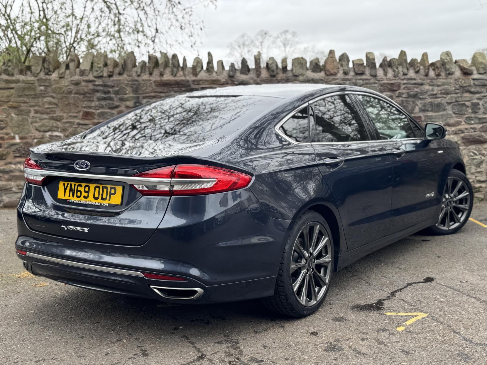 Ford Mondeo 2.0 TiVCT Vignale Saloon 4dr Petrol Hybrid CVT Euro 6 (s/s) (187 ps)