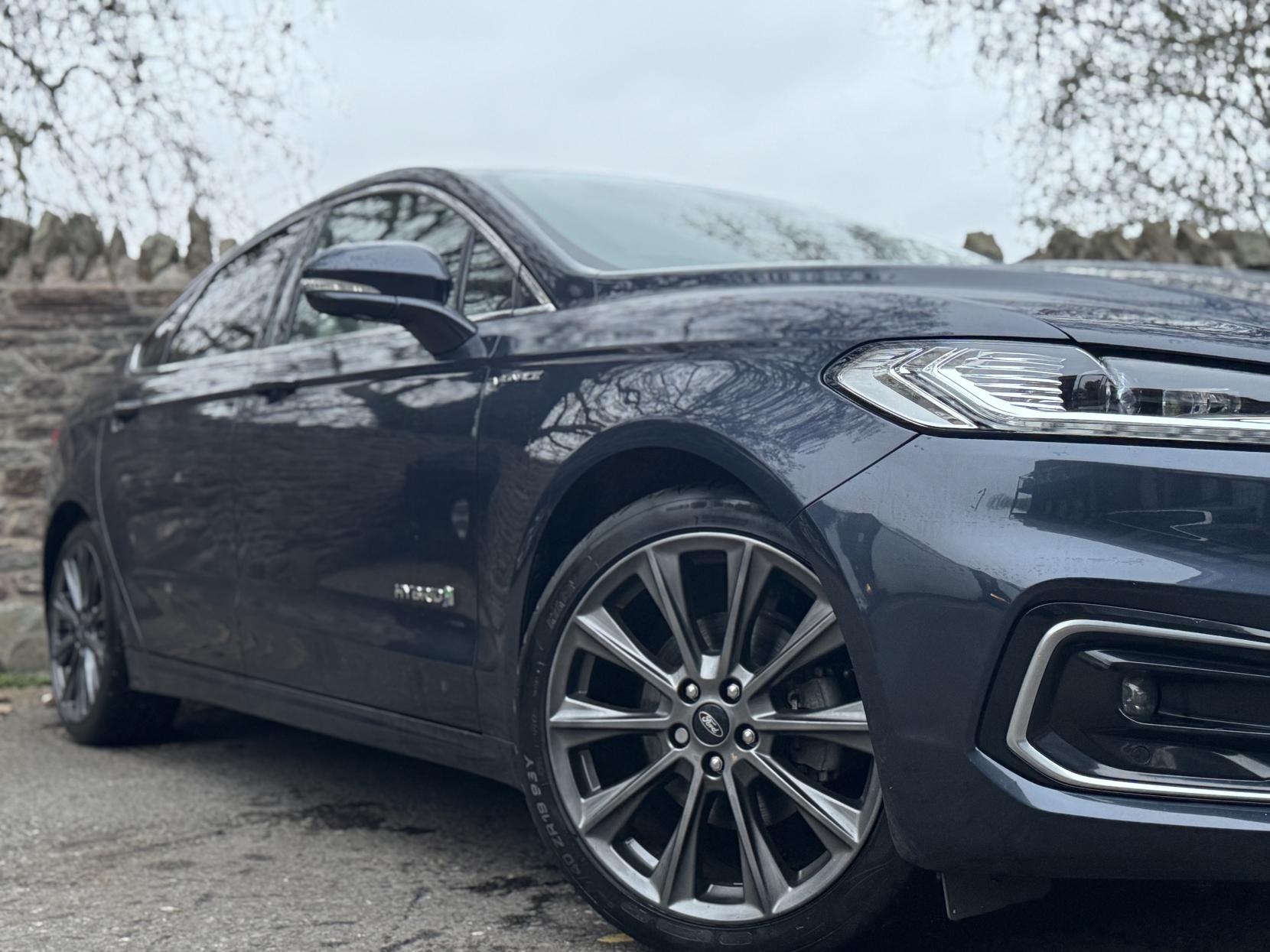 Ford Mondeo 2.0 TiVCT Vignale Saloon 4dr Petrol Hybrid CVT Euro 6 (s/s) (187 ps)