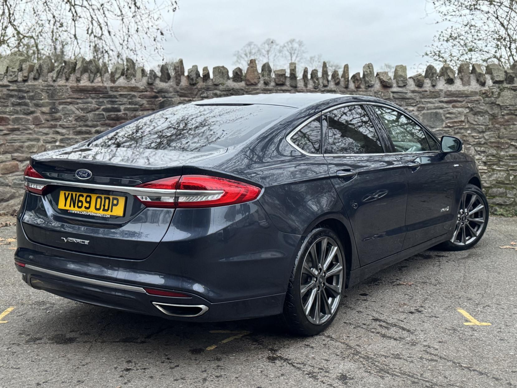 Ford Mondeo 2.0 TiVCT Vignale Saloon 4dr Petrol Hybrid CVT Euro 6 (s/s) (187 ps)