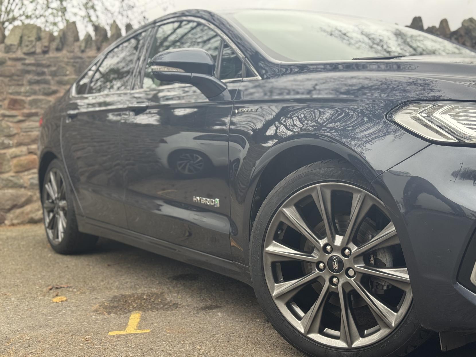 Ford Mondeo 2.0 TiVCT Vignale Saloon 4dr Petrol Hybrid CVT Euro 6 (s/s) (187 ps)