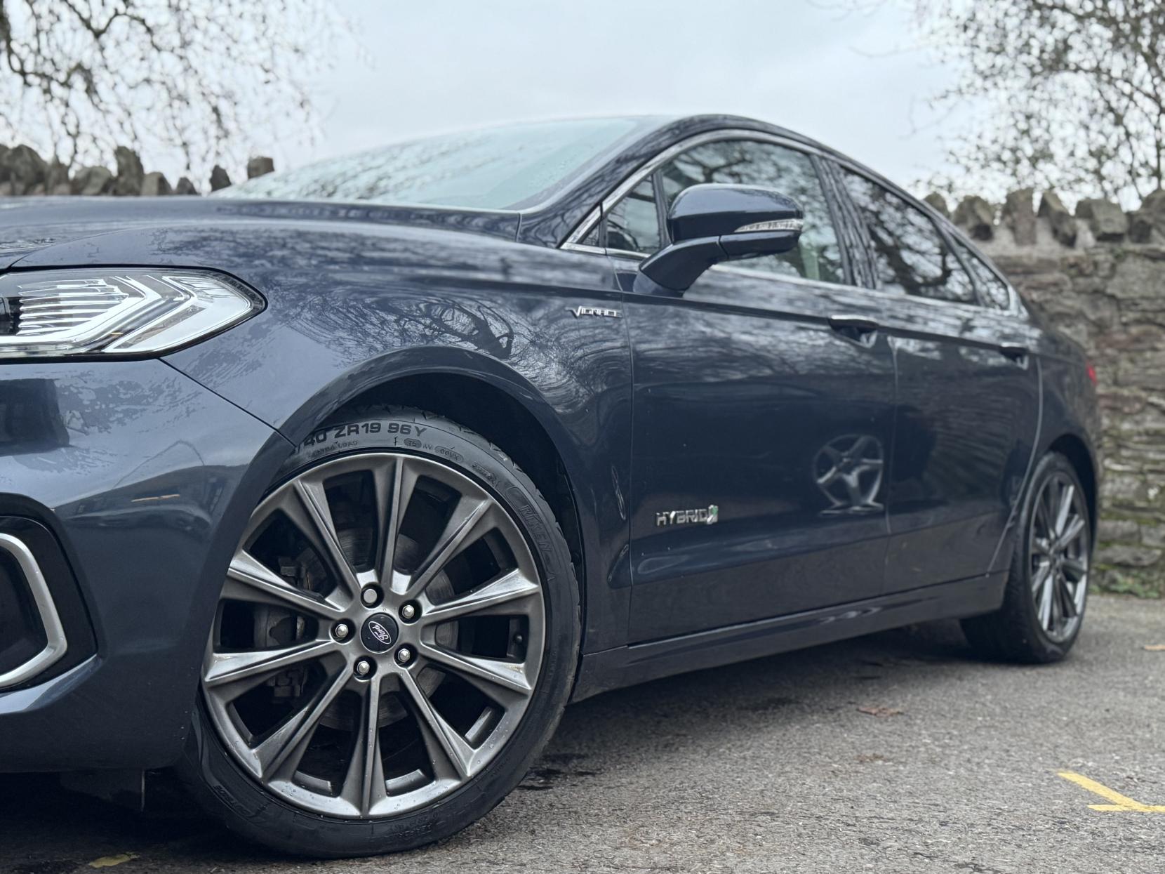 Ford Mondeo 2.0 TiVCT Vignale Saloon 4dr Petrol Hybrid CVT Euro 6 (s/s) (187 ps)