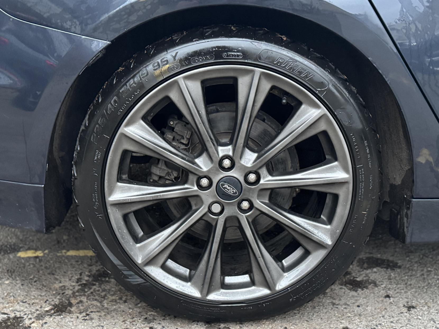 Ford Mondeo 2.0 TiVCT Vignale Saloon 4dr Petrol Hybrid CVT Euro 6 (s/s) (187 ps)