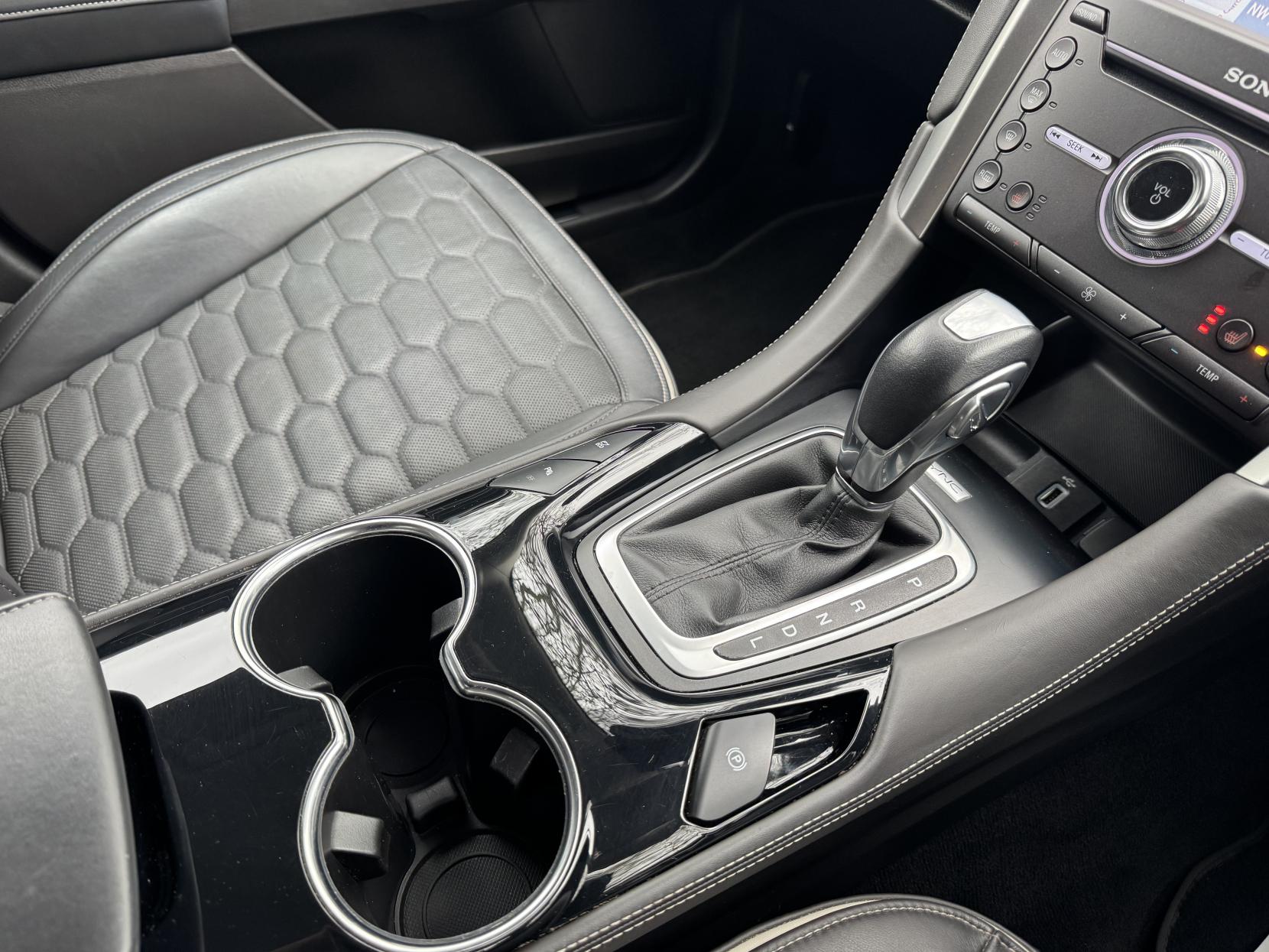 Ford Mondeo 2.0 TiVCT Vignale Saloon 4dr Petrol Hybrid CVT Euro 6 (s/s) (187 ps)