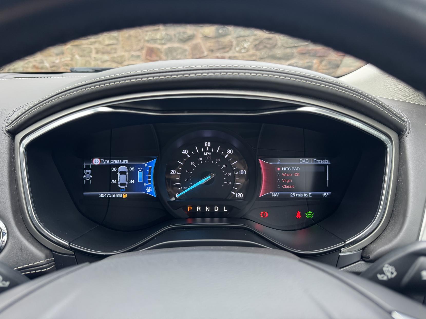 Ford Mondeo 2.0 TiVCT Vignale Saloon 4dr Petrol Hybrid CVT Euro 6 (s/s) (187 ps)