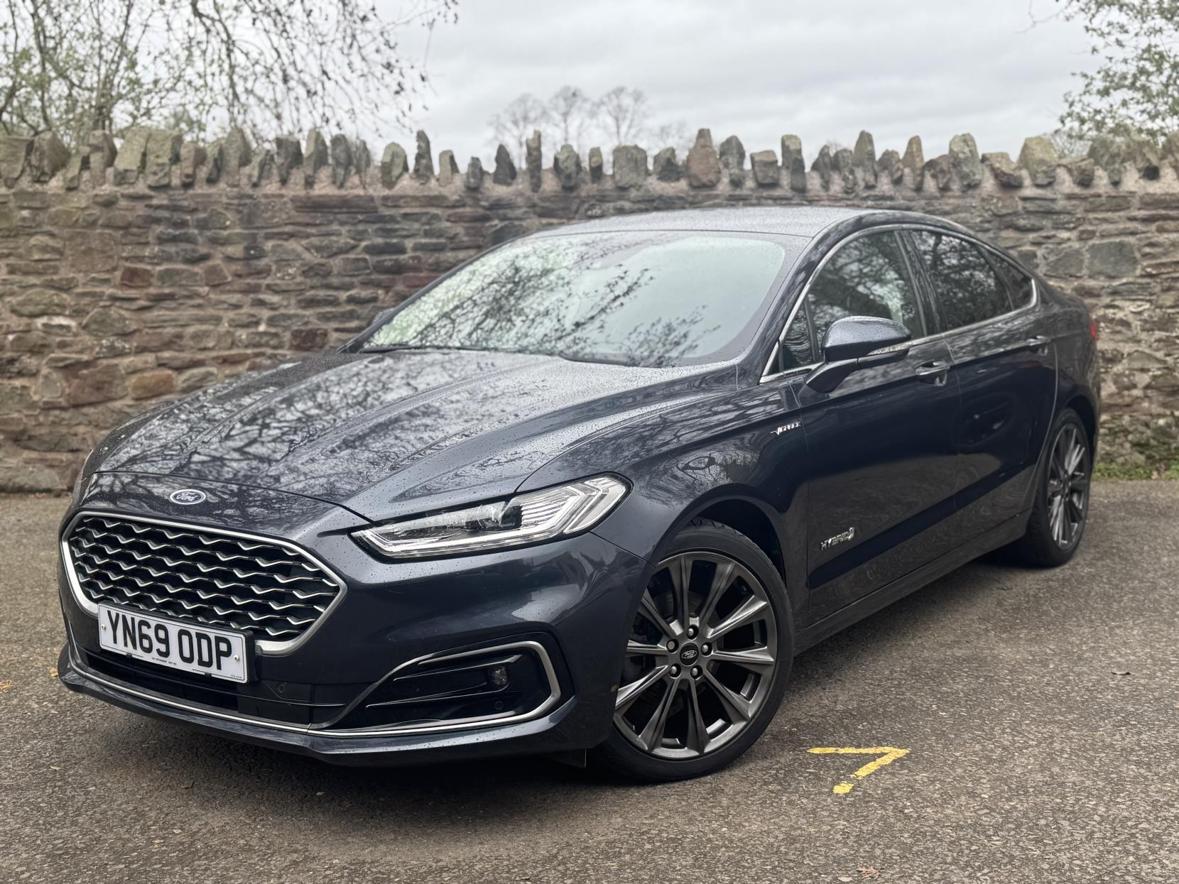 Ford Mondeo 2.0 TiVCT Vignale Saloon 4dr Petrol Hybrid CVT Euro 6 (s/s) (187 ps)